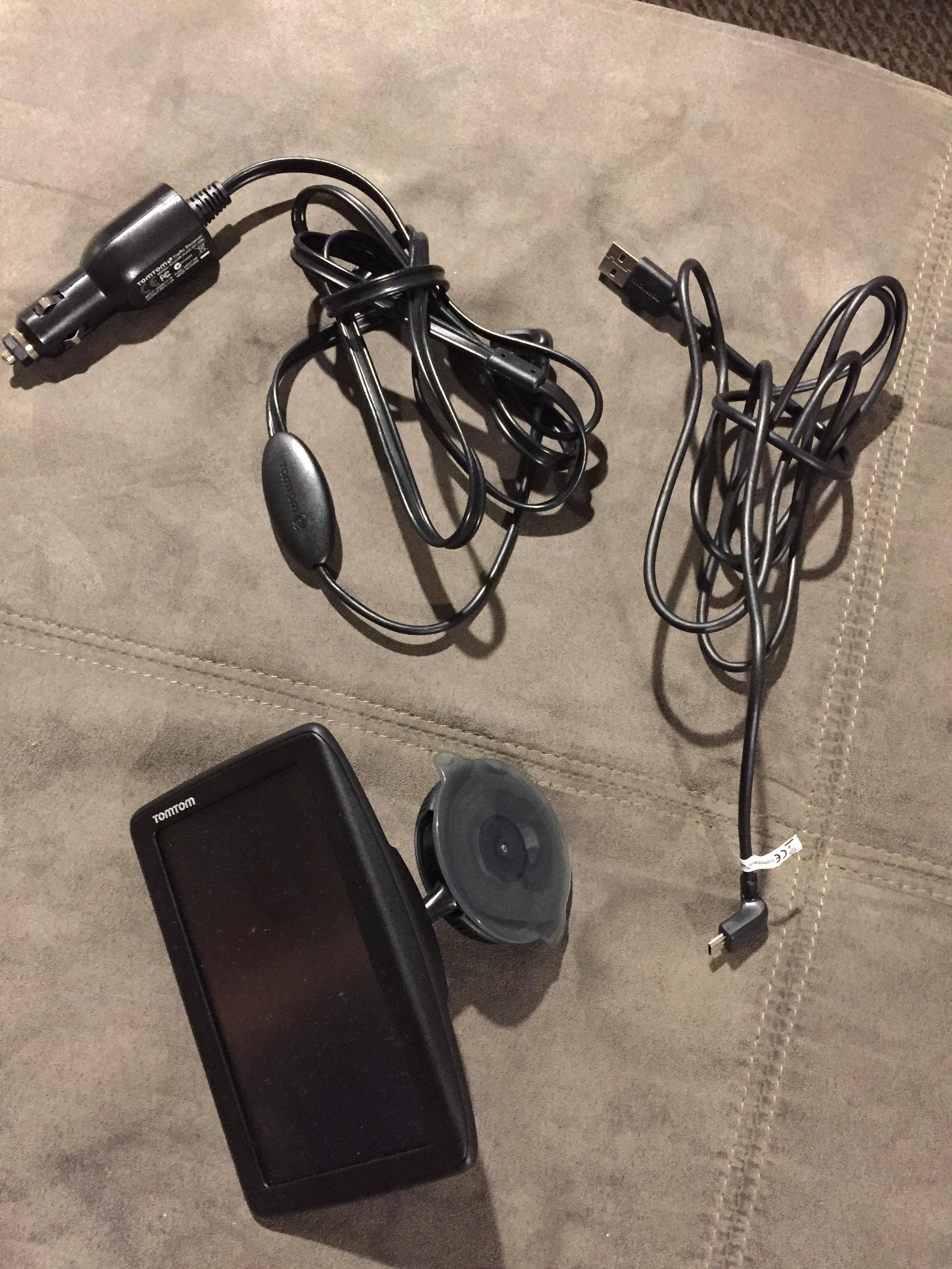 Unit & 2 cables, click to load a larger version