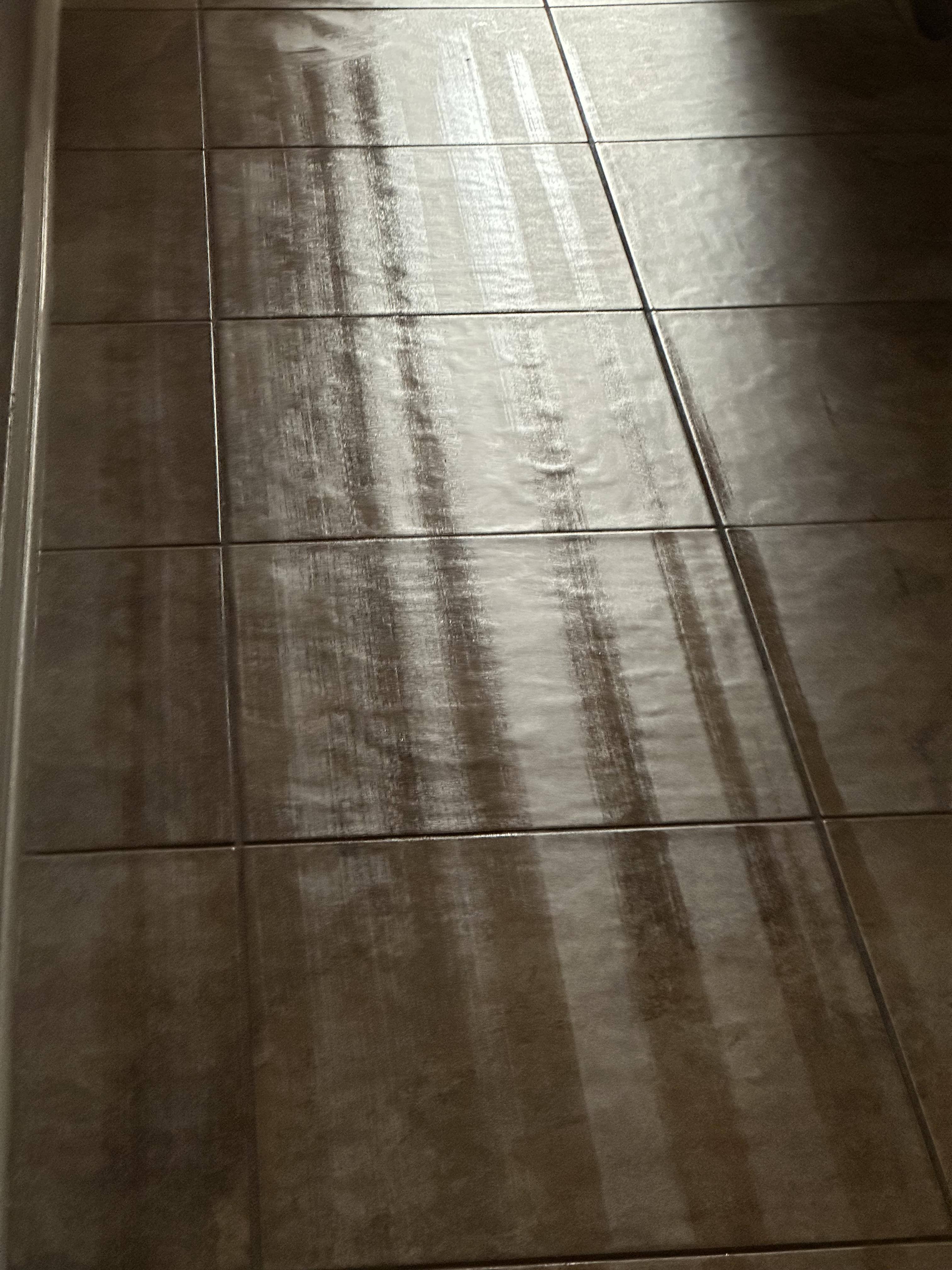 Until the pad is completely saturated it only cleans in stripes where the nozzles are., click to load a larger version