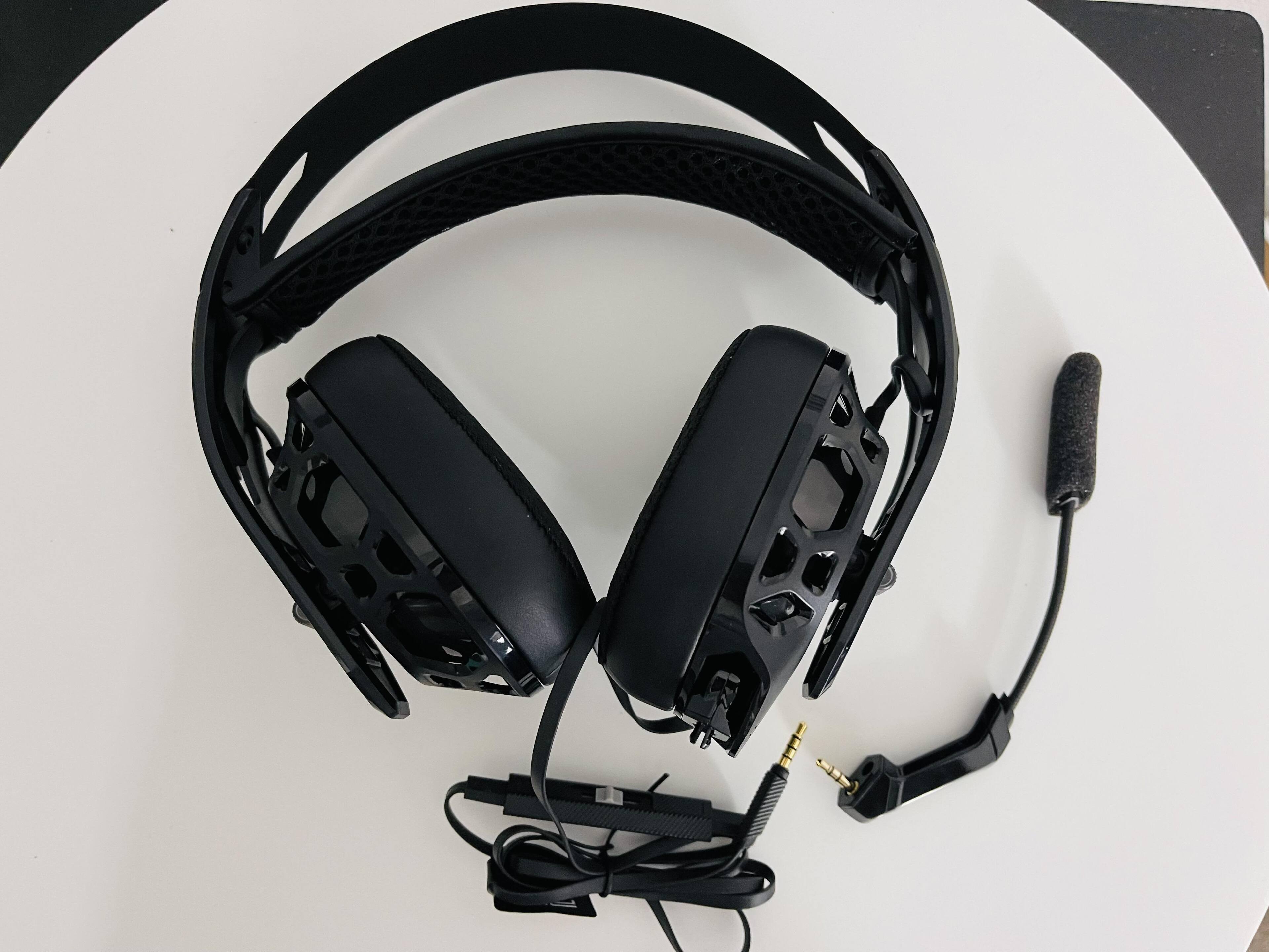 All items in box., click to load a larger version