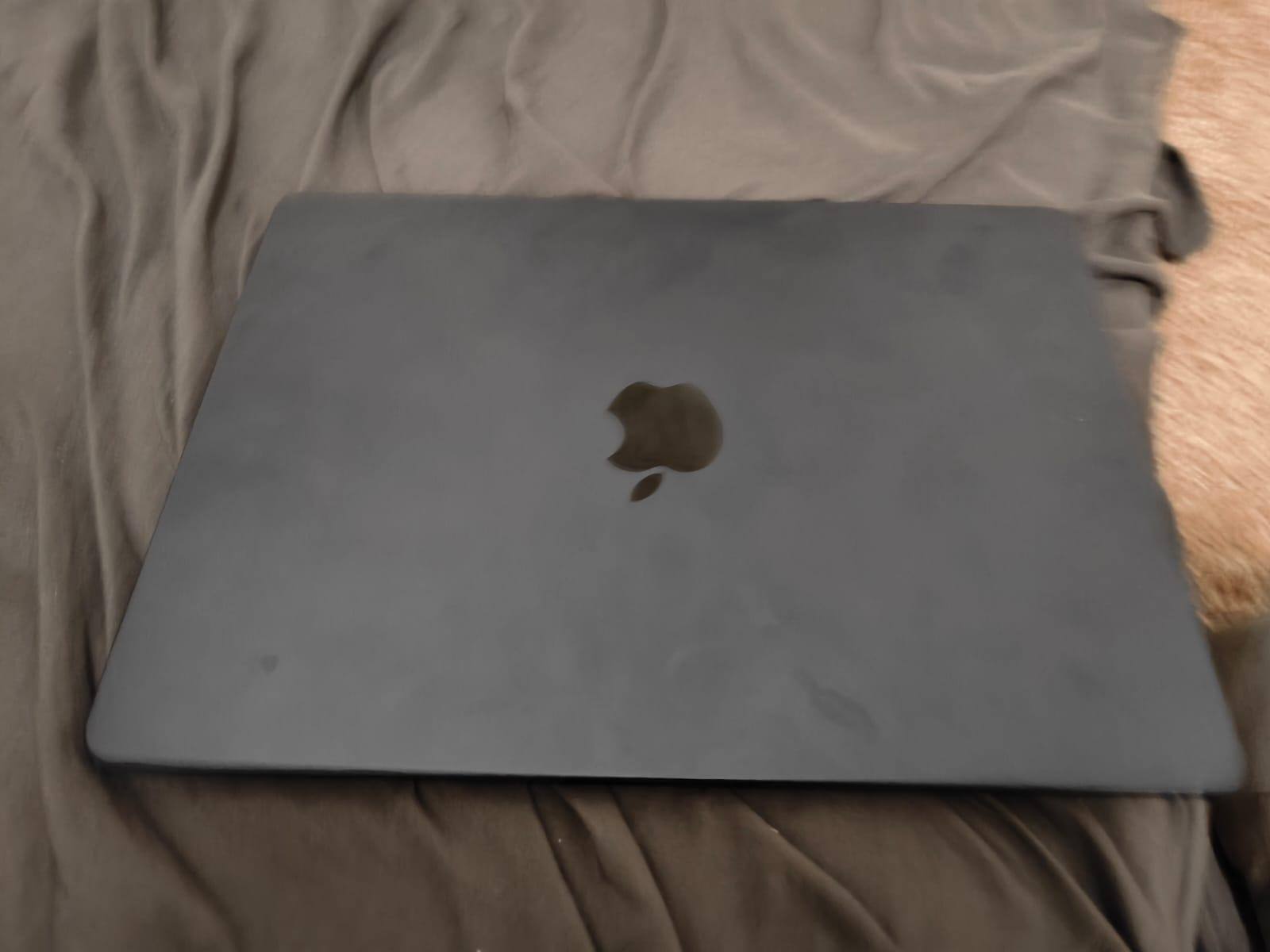 MacBook Air M3 13インチ 8G 512GB グレー 99% Apple 13-inch MacBook Air M3 chip, 16GB RAM, 512GB Flash, 10-Core GPU,