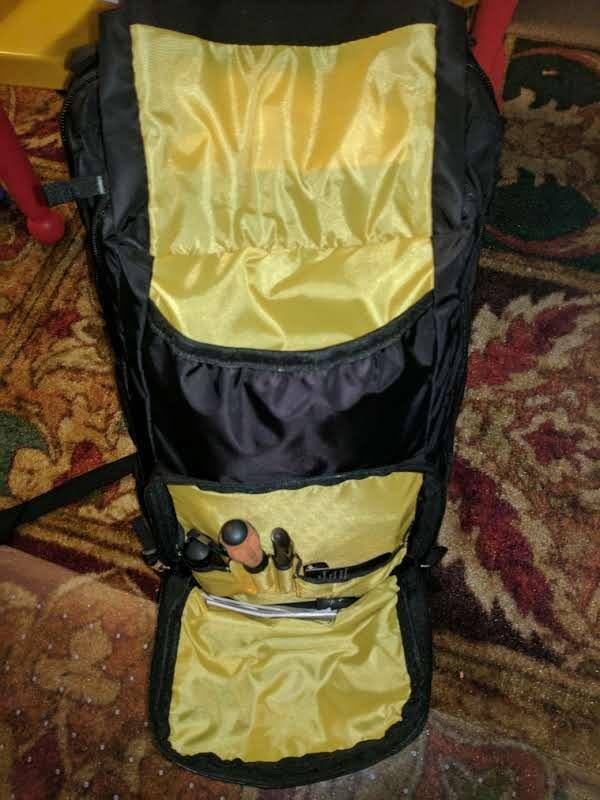 Pockets under the clip in front., click to load a larger version