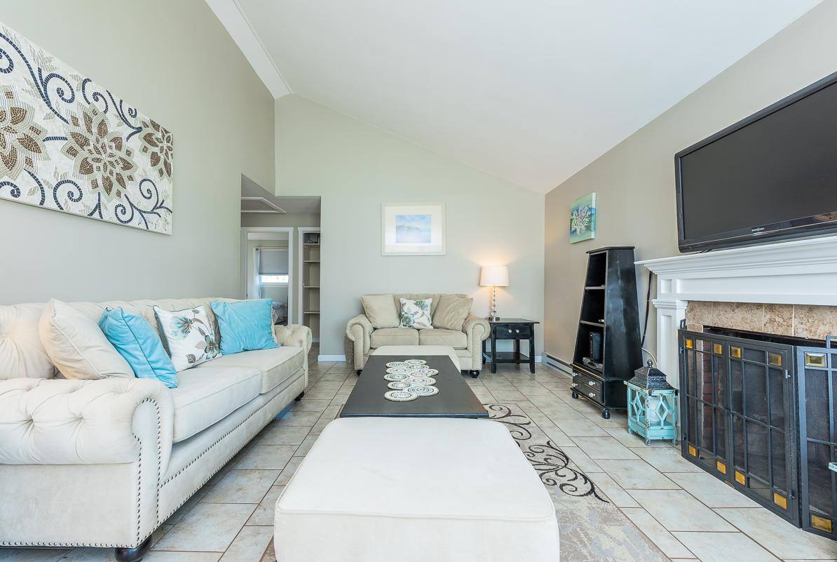 Nikon d810 w Nikkor 14-24 f2.8, click to load a larger version