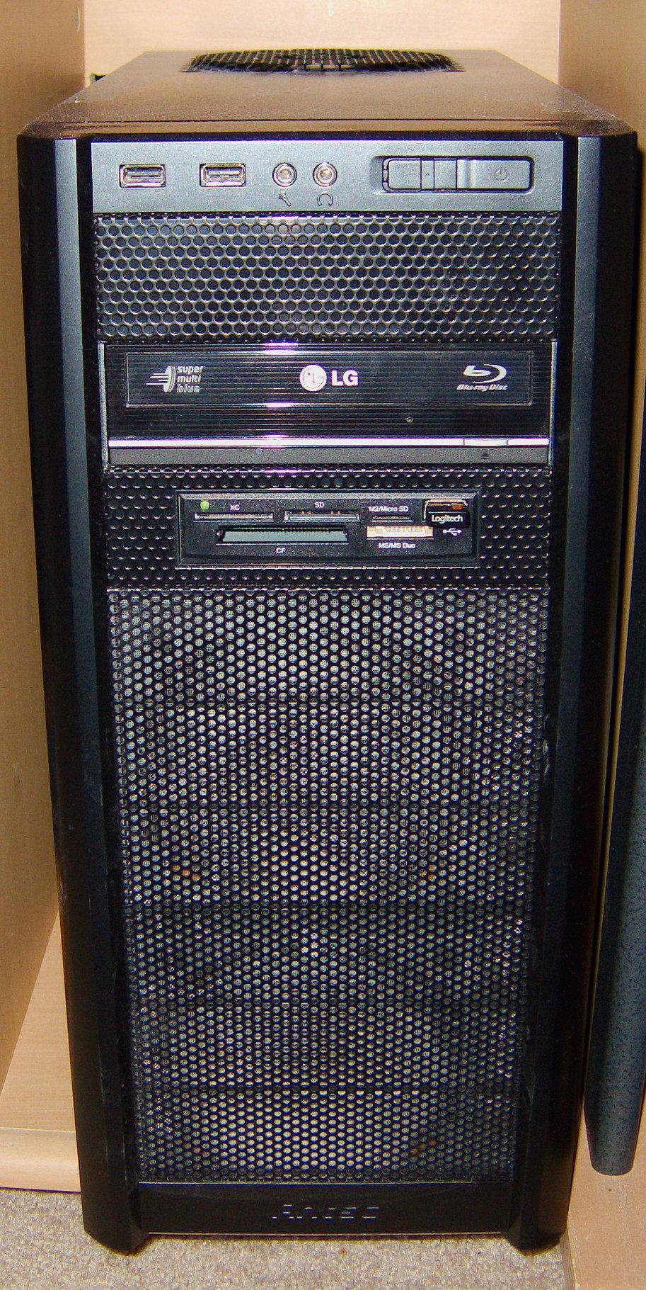 Antec 300 Front, click to load a larger version