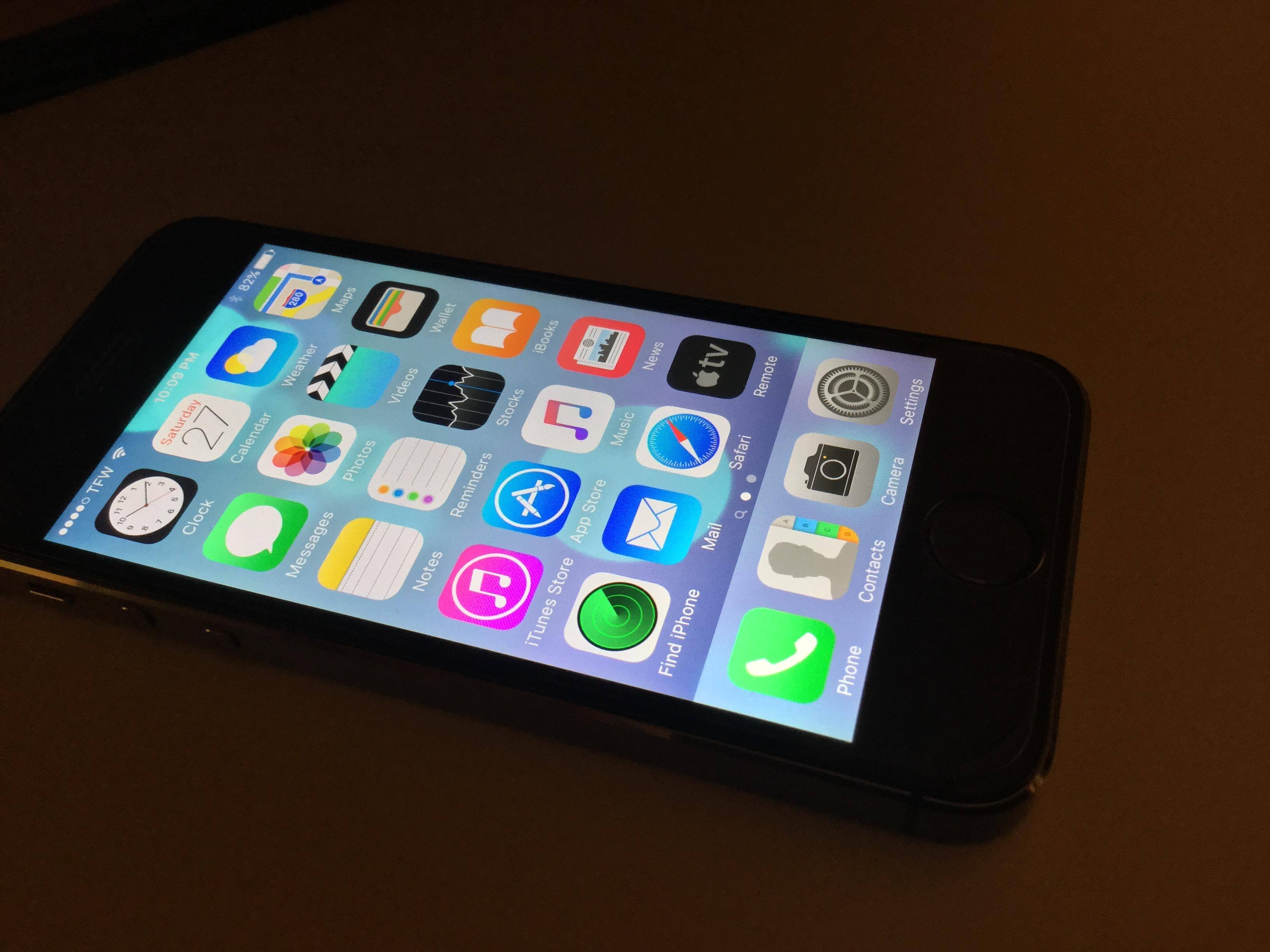 iPhone 5s Screen protected !, click to load a larger version