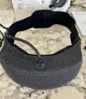 Nicely put together with soft fabric and good cable management., click to load a larger version