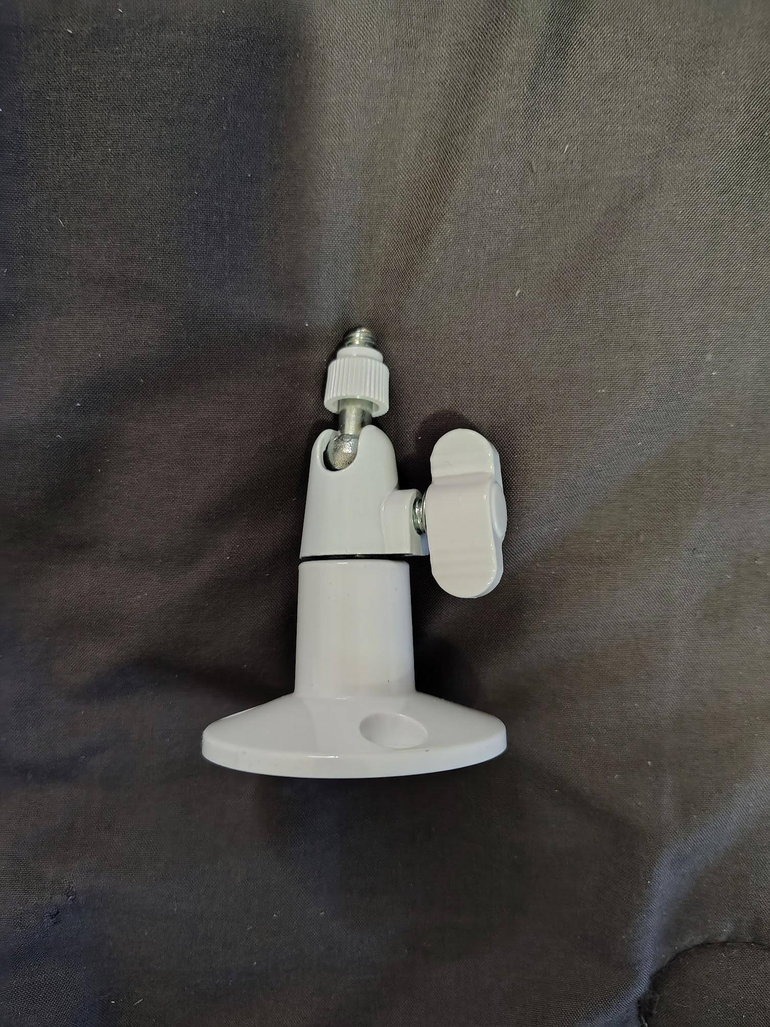 Sturdy mount included, past gens you had to buy an aftermarket one....., click to load a larger version