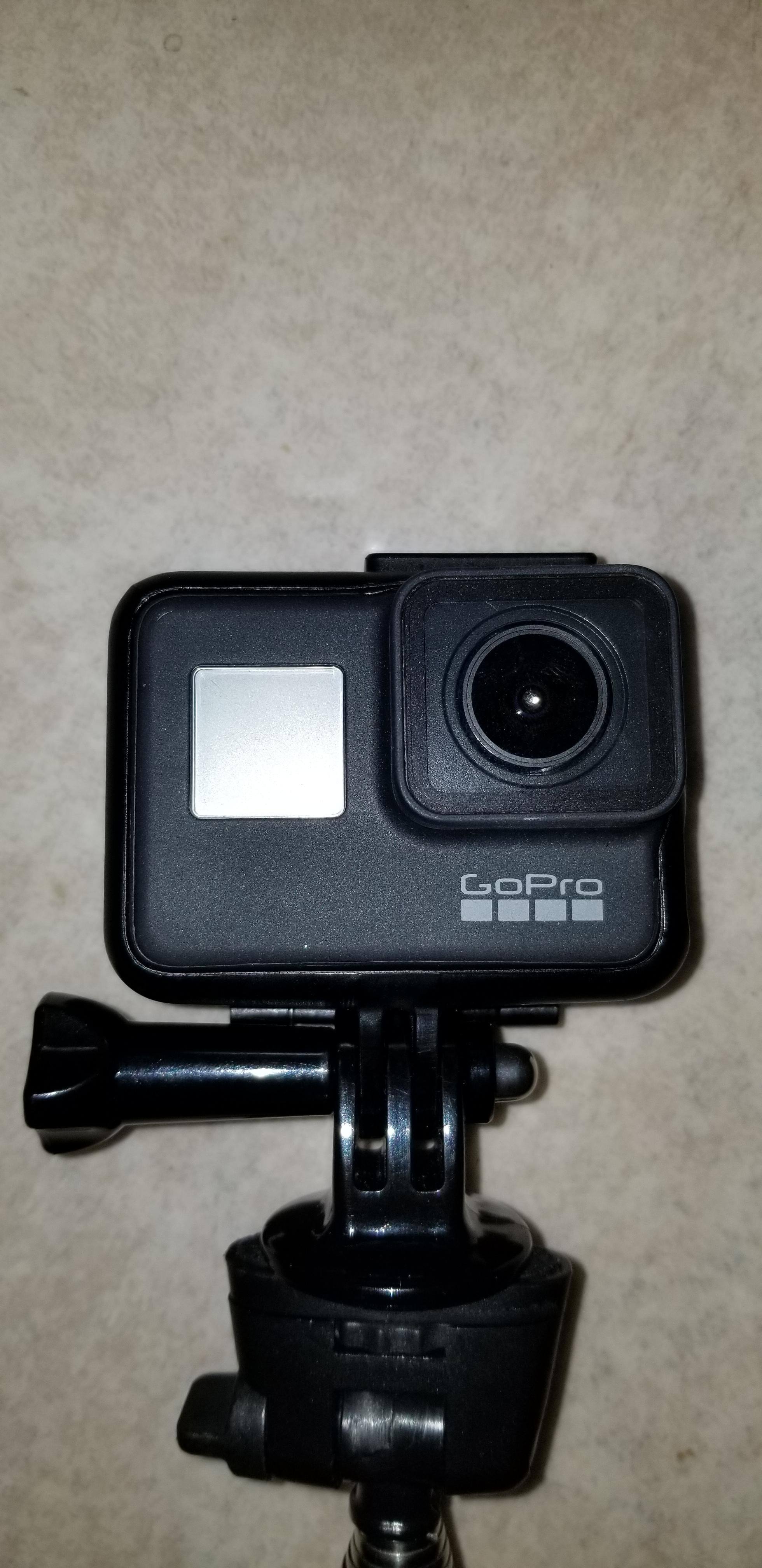 GoProHero7です GoPro HERO7 Black HD Waterproof Action Camera Dusk White CHDHX-702