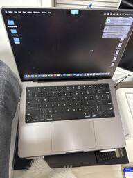 Apple MacBook Pro 14 Apple MacBook Pro 14