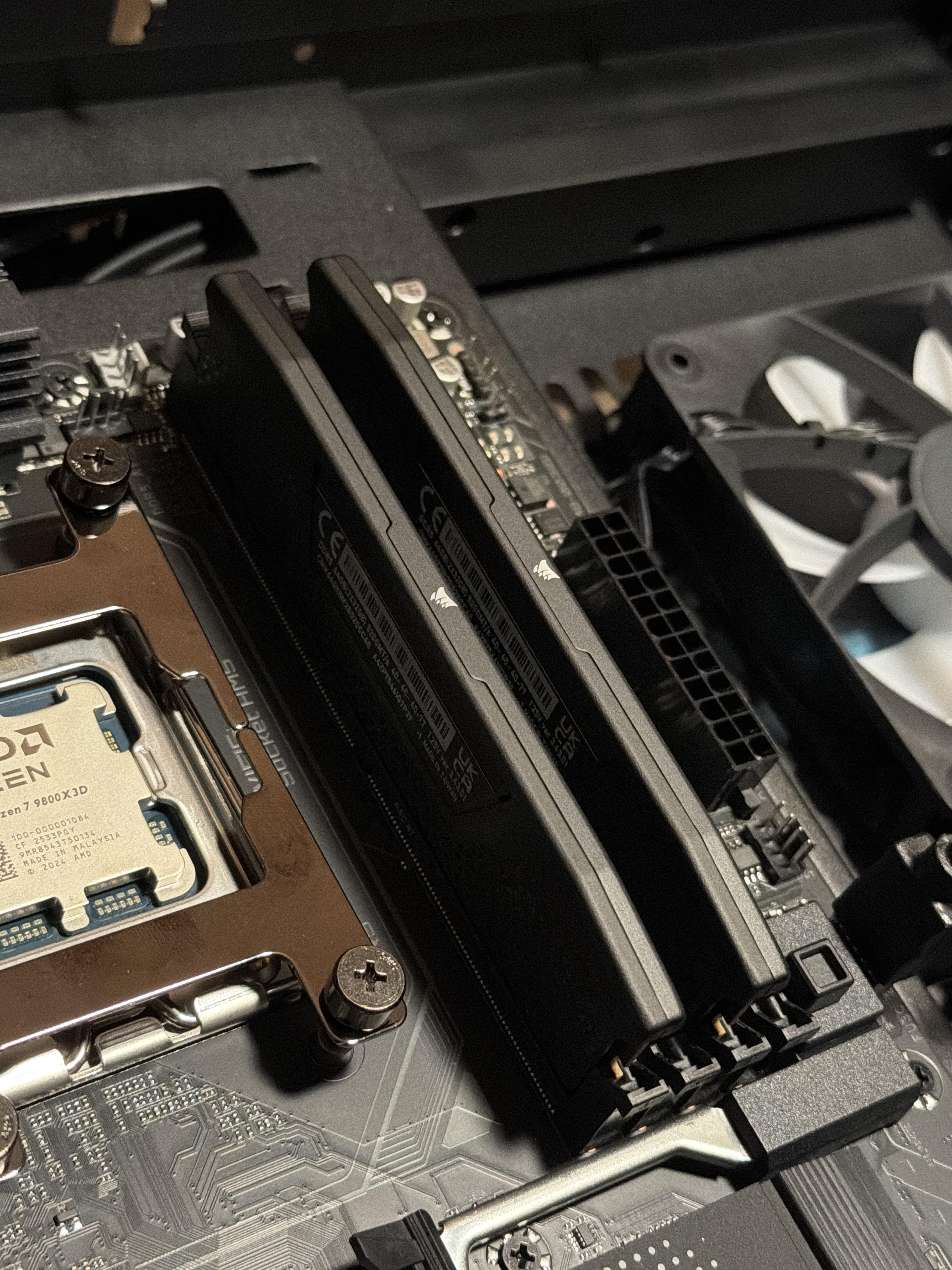 【新品未開封】PCメモリー　CORSAIR DDR5 64GB 5200MHz CORSAIR VENGEANCE DDR5 デスクトップPC用メモリ DDR5-5200MHz 64GB
