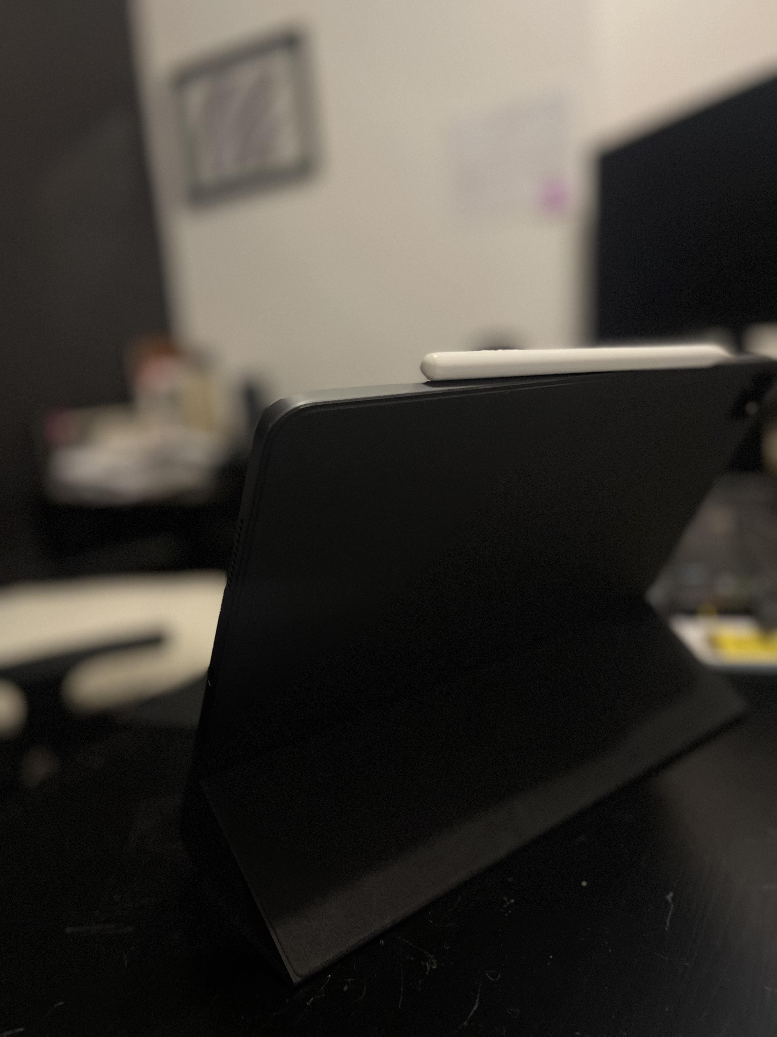 新品　iPad Pro Smart Folio ブラック 512GB Apple Smart Folio for iPad Pro 13-inch in Black