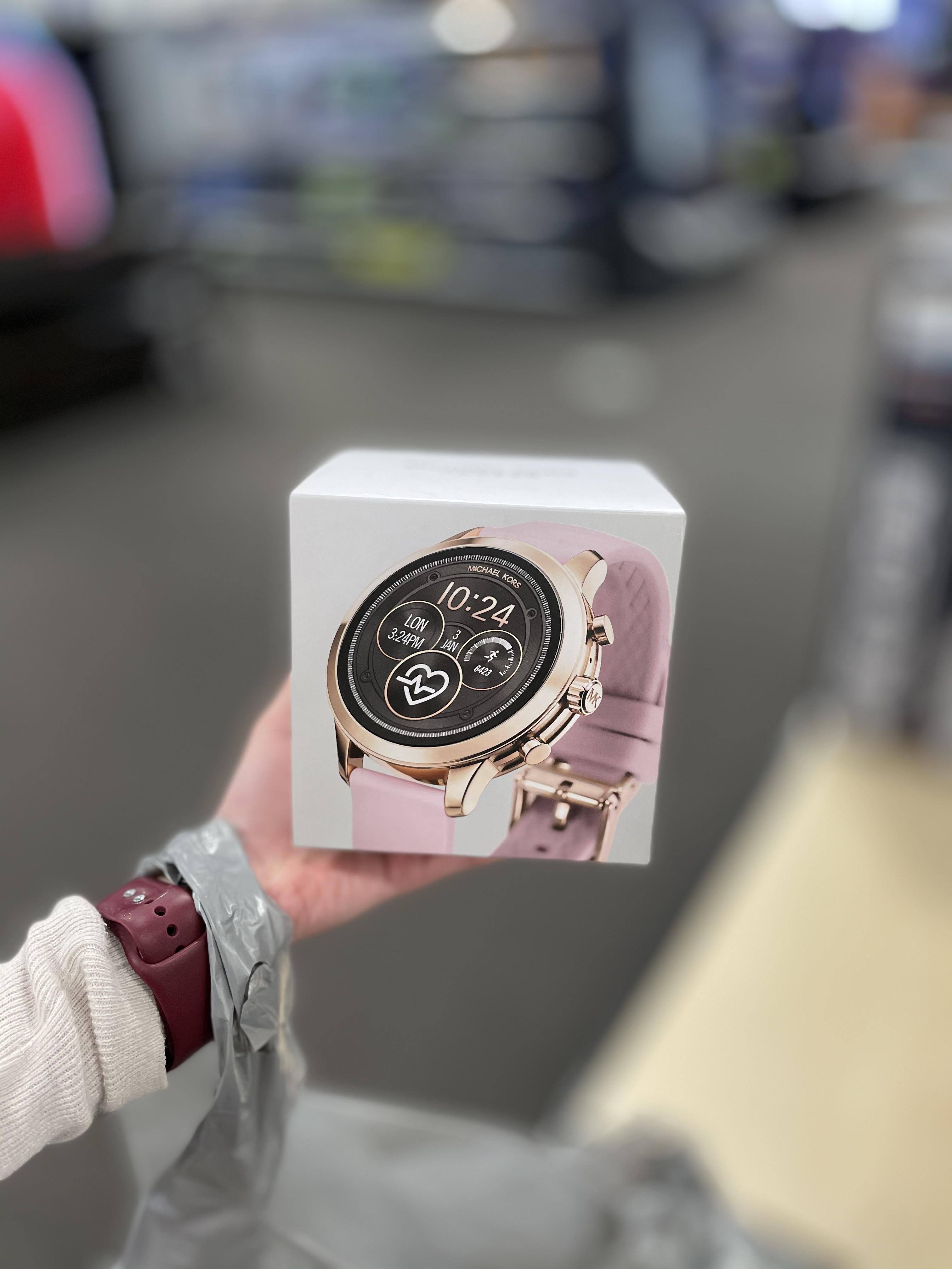 MICHAEL KORS ACCESS スマートウォッチ ローズゴールド Gen 6 Bradshaw Rose Gold-Tone Smartwatch | Michael Kors [US]