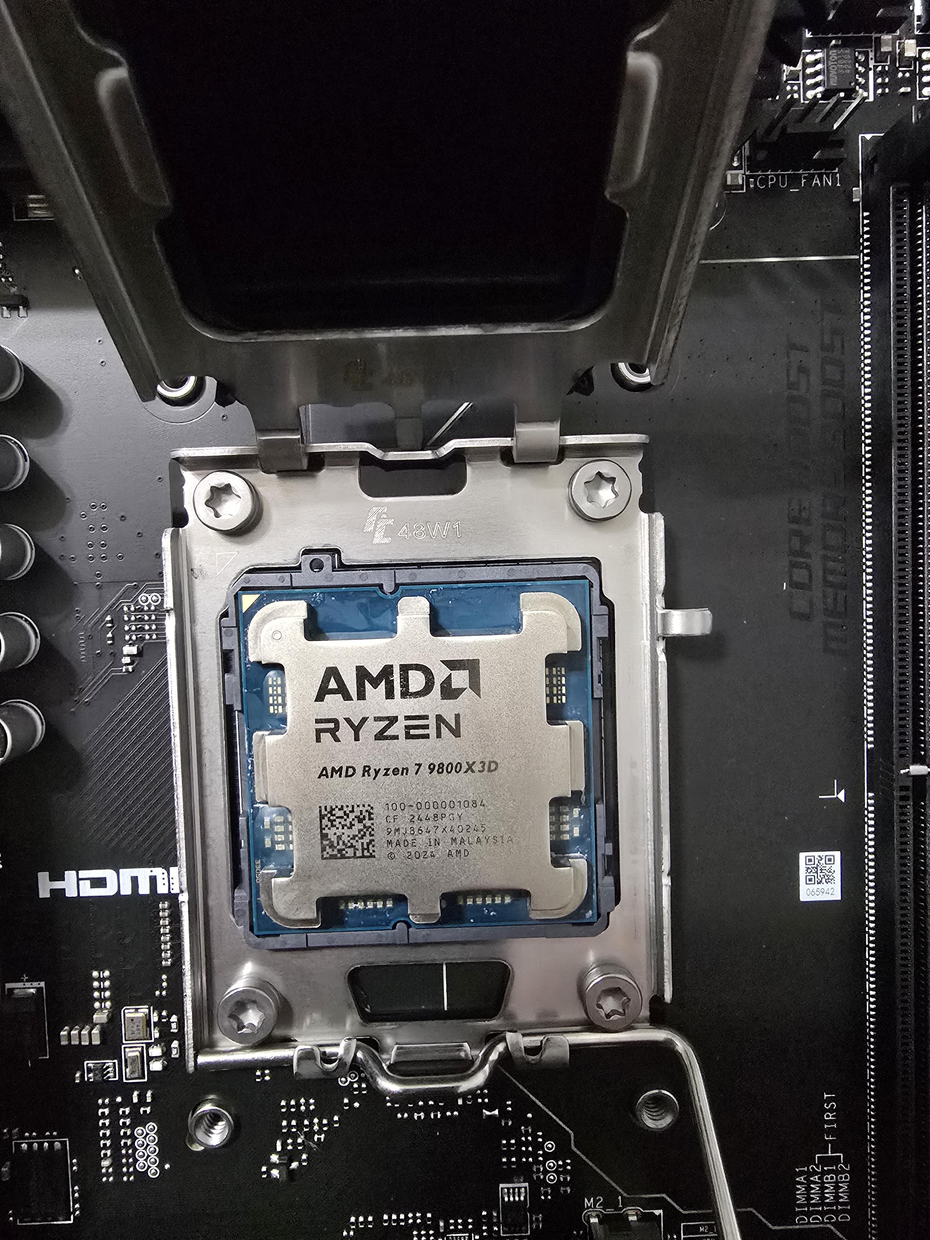 AMD Ryzen 7 9800X3D 8 Core 16 Thread 4.7 GHz (5.2 GHz Max AMD Ryzen 7 9800X3D 8 Core 16 Thread 4.7 GHz (5.2 GHz Max