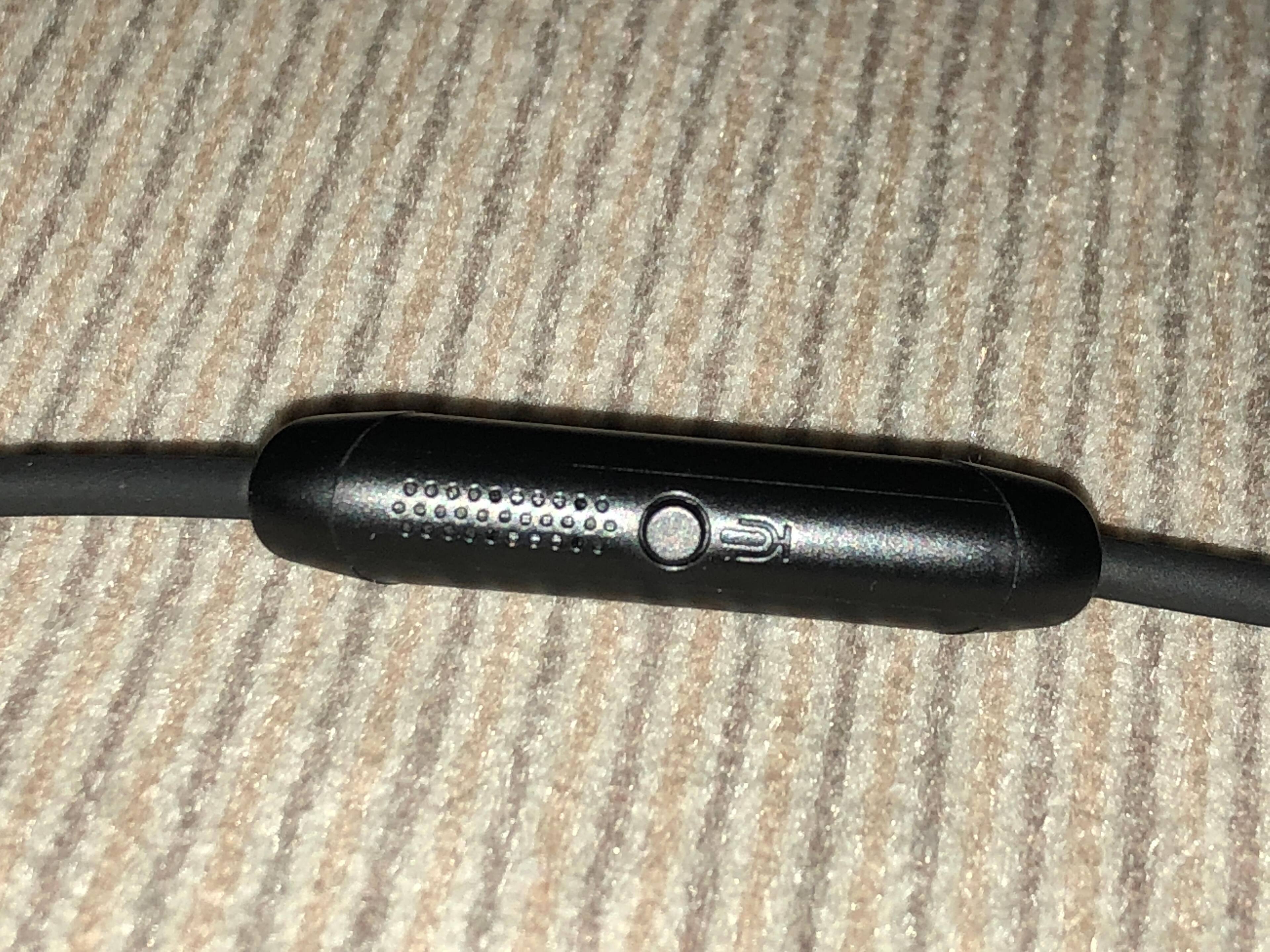 Mic and mute button., click to load a larger version