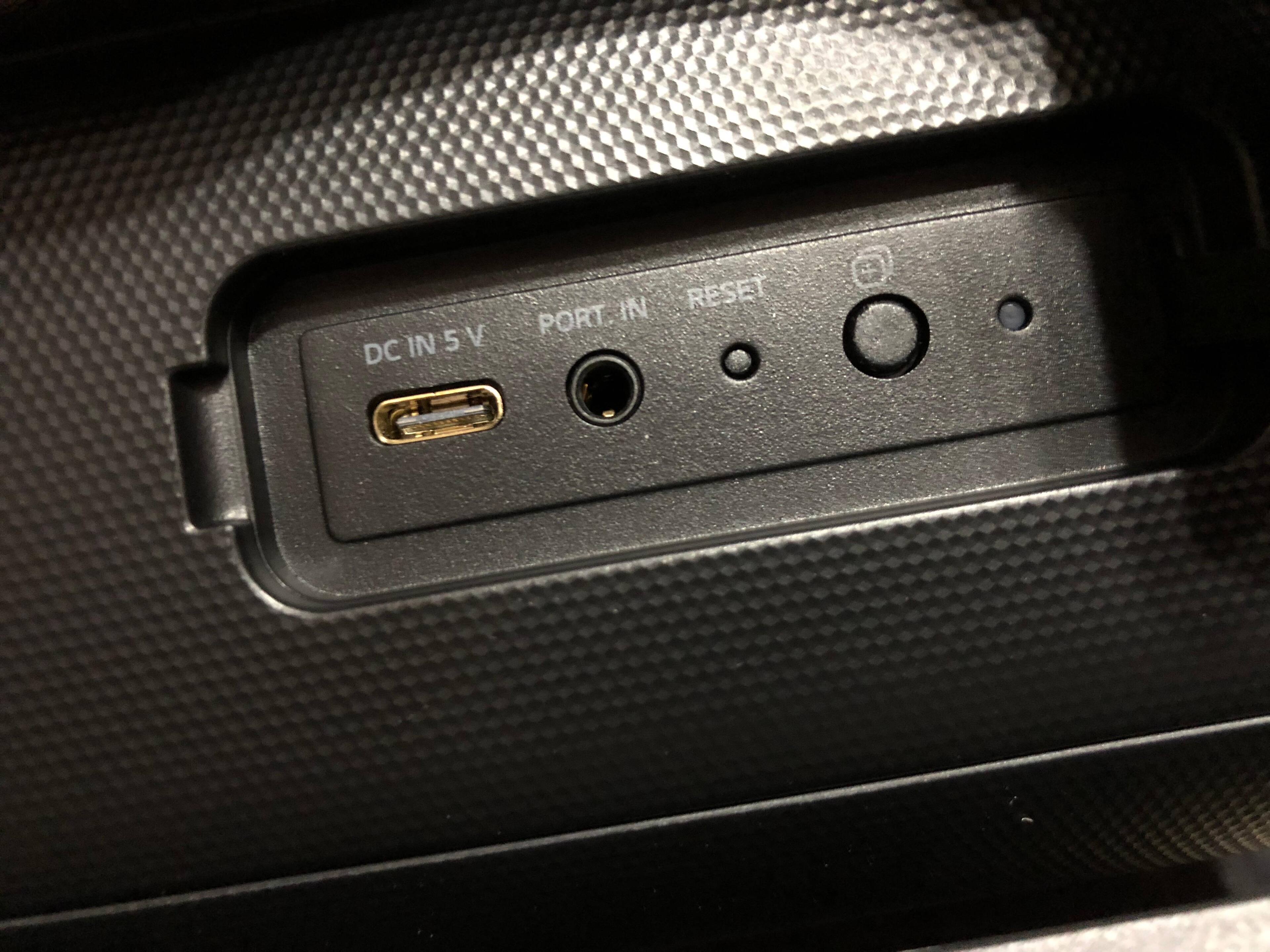 LG PK5 Volts and Connectors, click to load a larger version