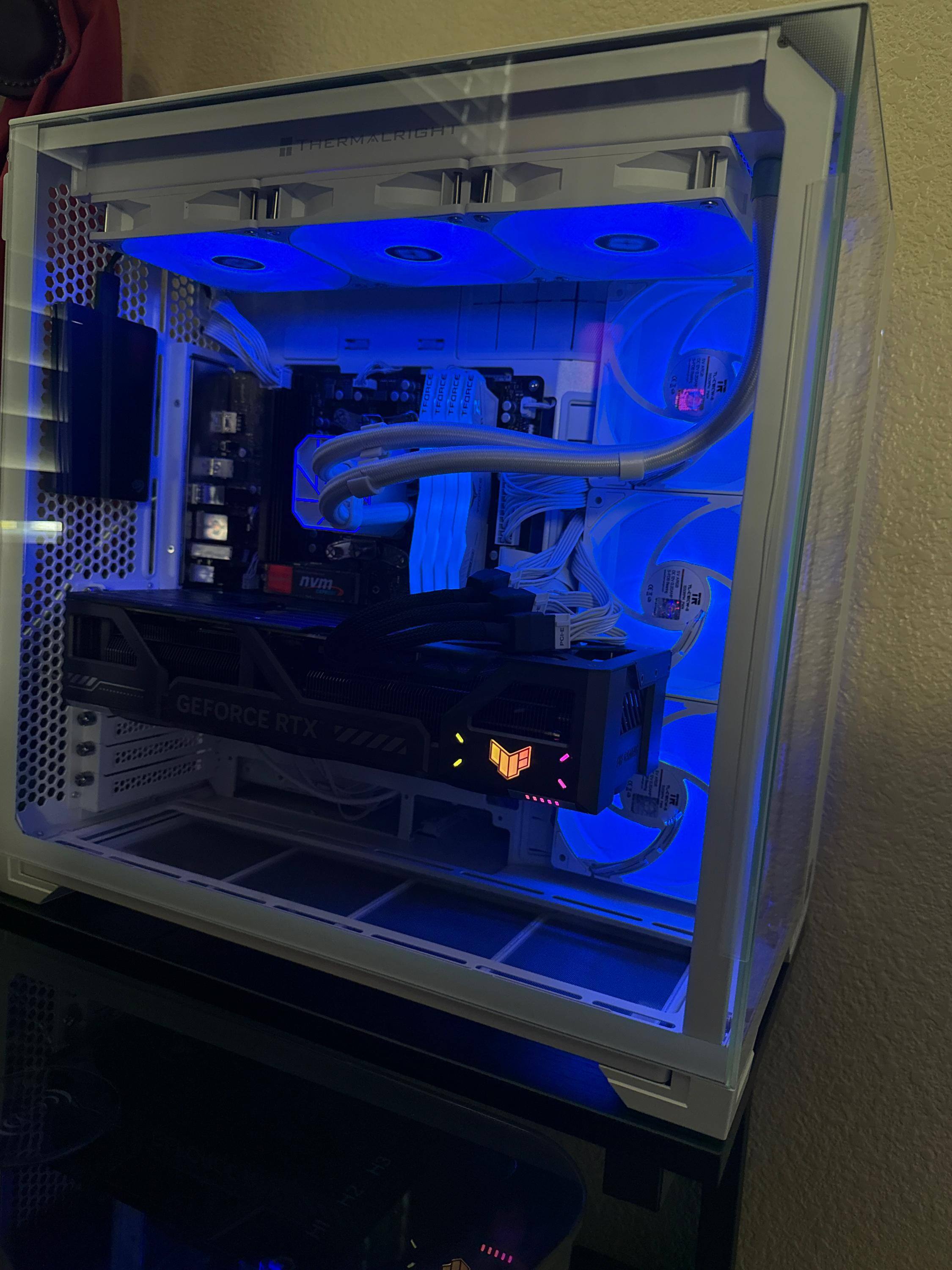 Cobratype Venom Gaming Desktop AMD Ryzen 9 9900X 32GB DDR5 Memory