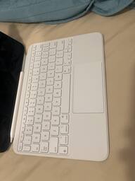 Apple Magic Keyboard Folio for iPad 10.9 inch White MQDP3LL