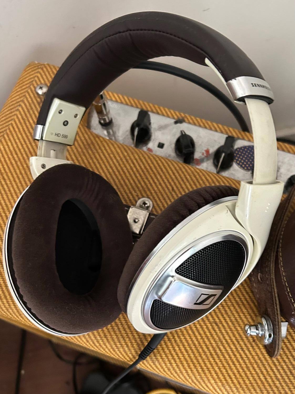 Sennheiser HD 599 Wired Open Back Over the Ear Headphones HD 5