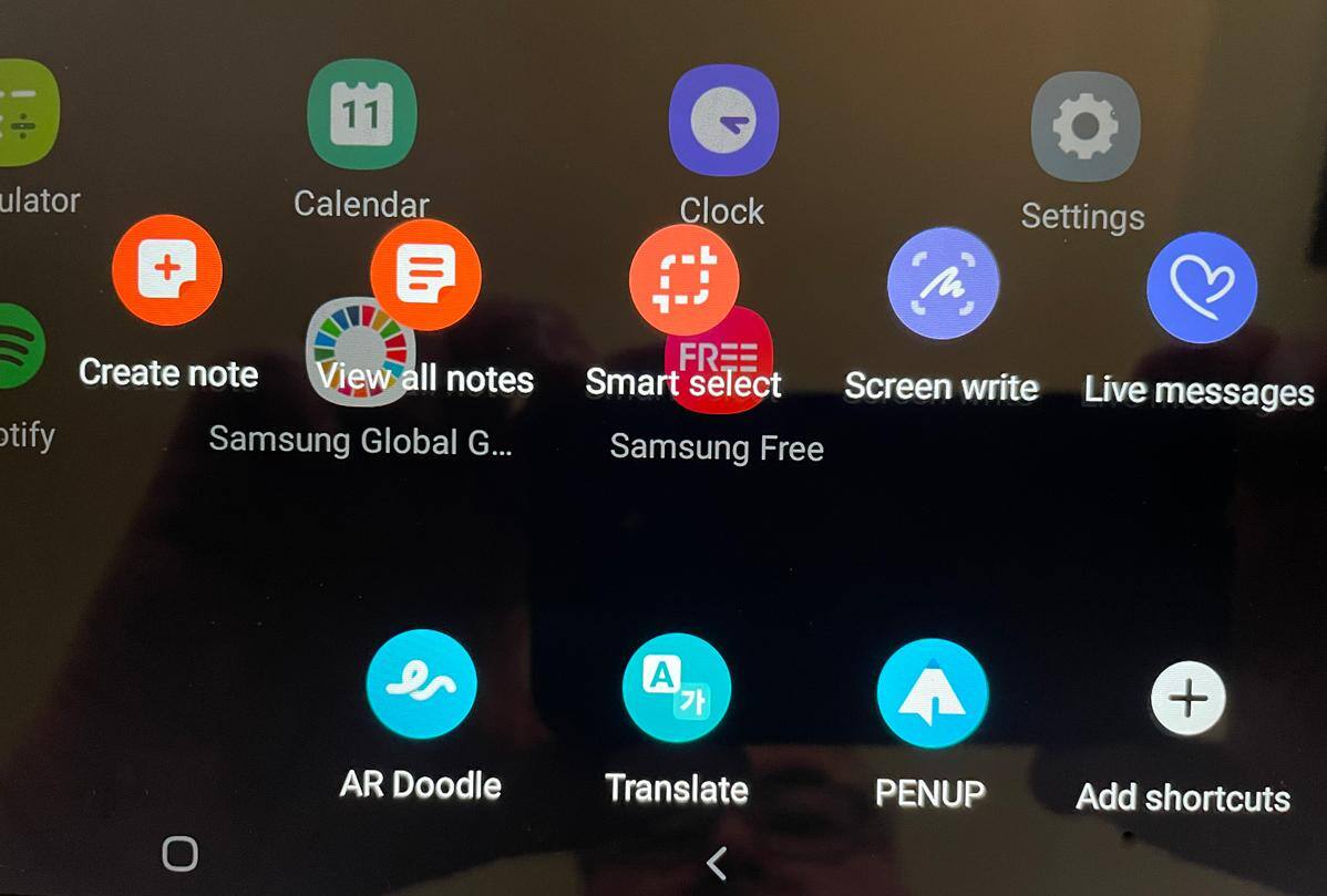The S-pen apps overlay on the main screen, but you can change the way it looks if you dig in settings., click to load a larger version