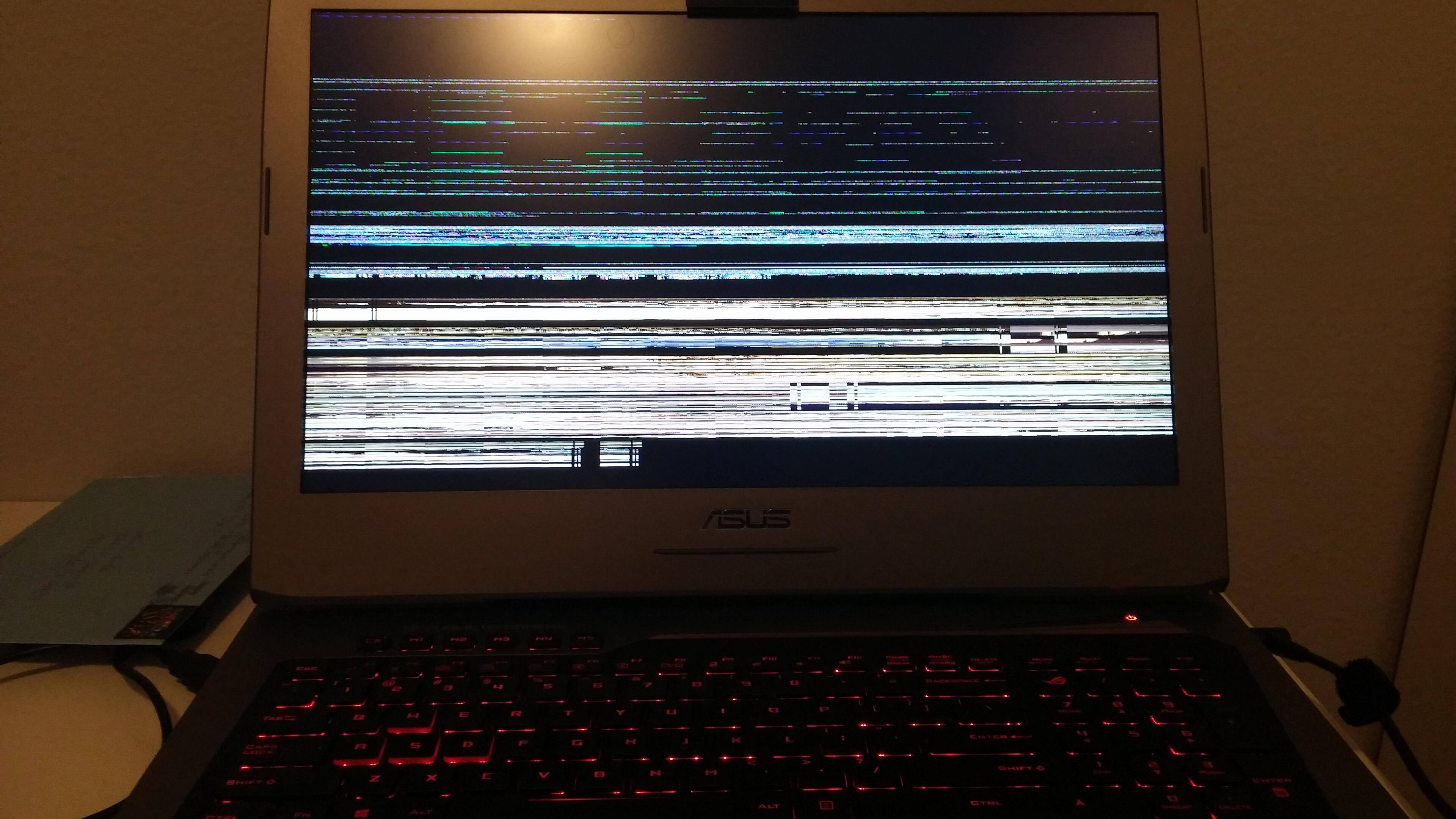 Asus G752 ROG, click to load a larger version