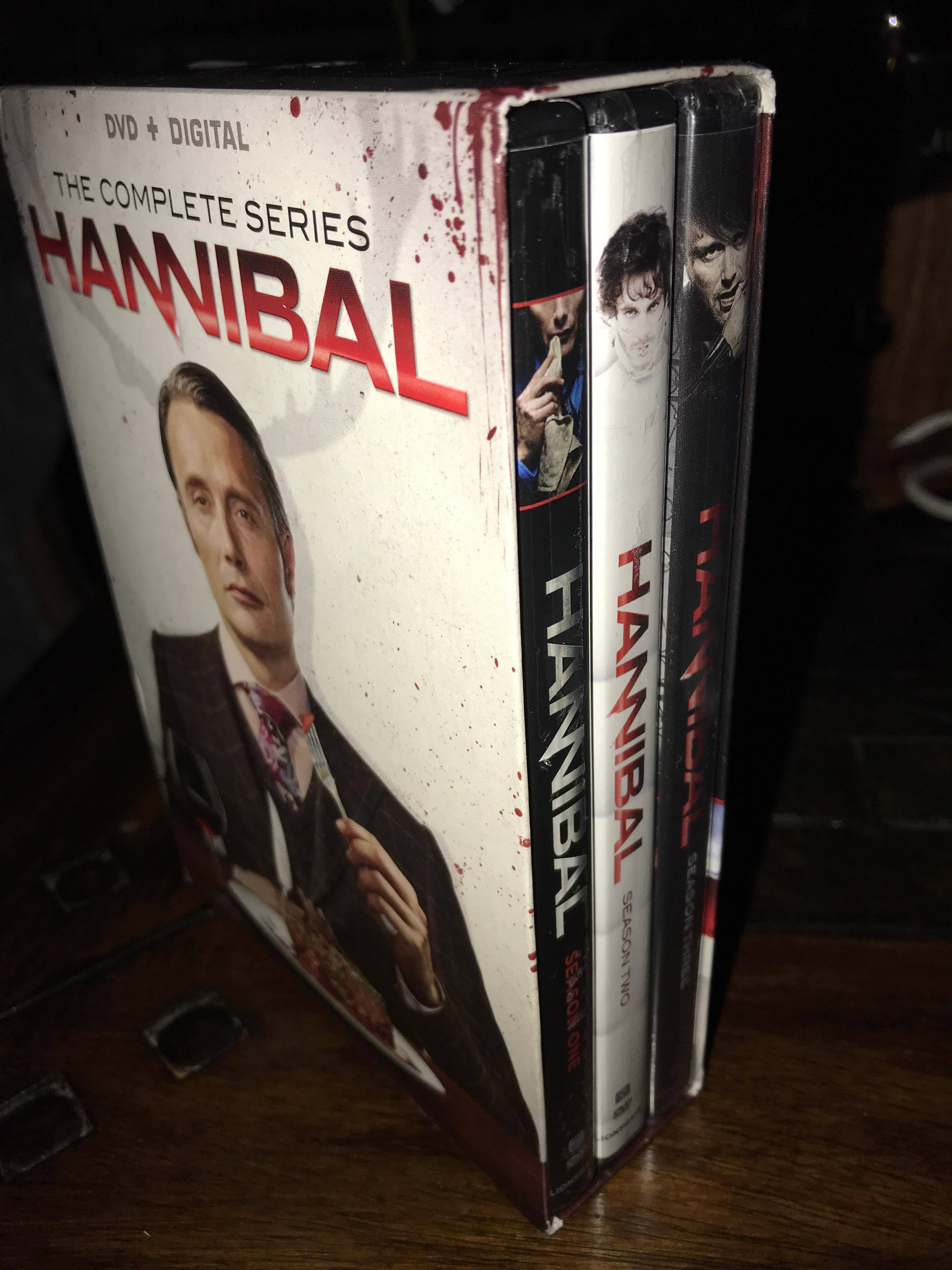 No defect or damage visible fom exterior., click to load a larger version