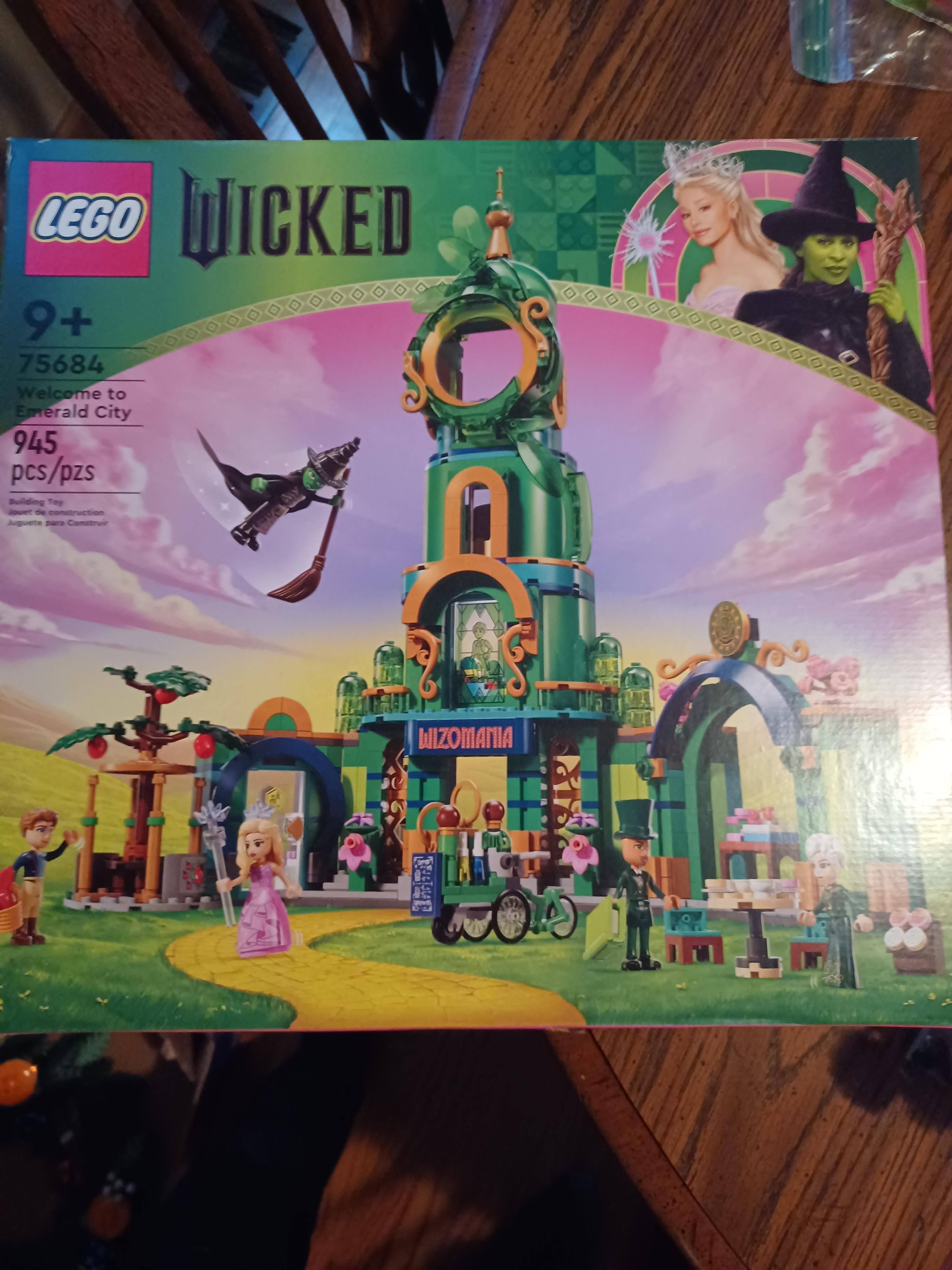 LEGO Wicked Welcome to Emerald City Collectible Toy 75684 6512680