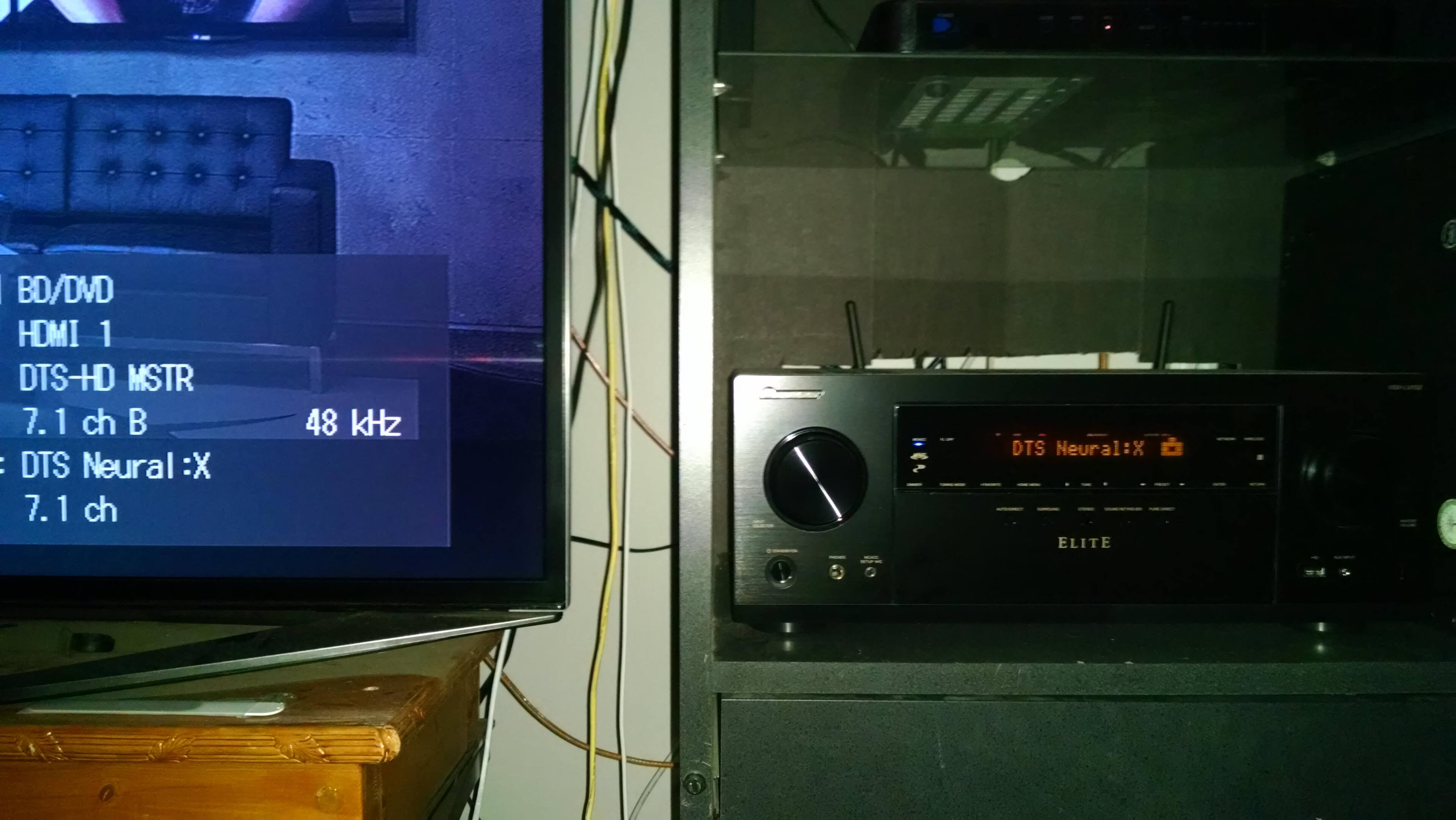 HUD & main display, shows audio format, click to load a larger version