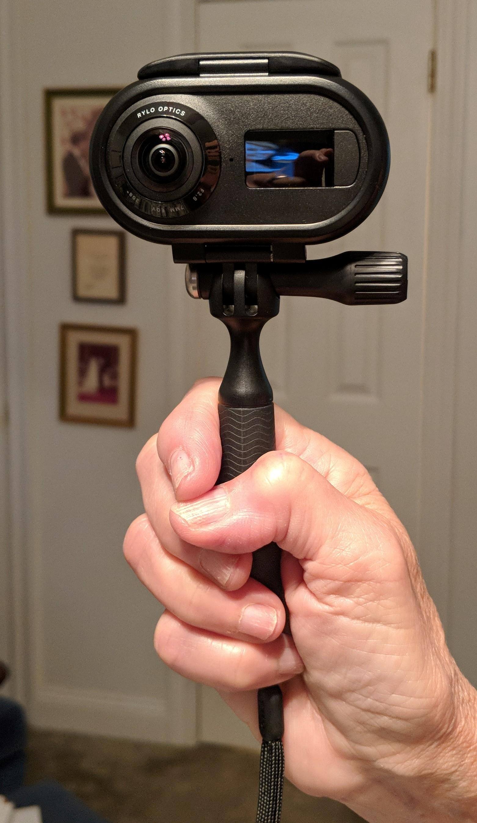 In case with carrying handle, click to load a larger version