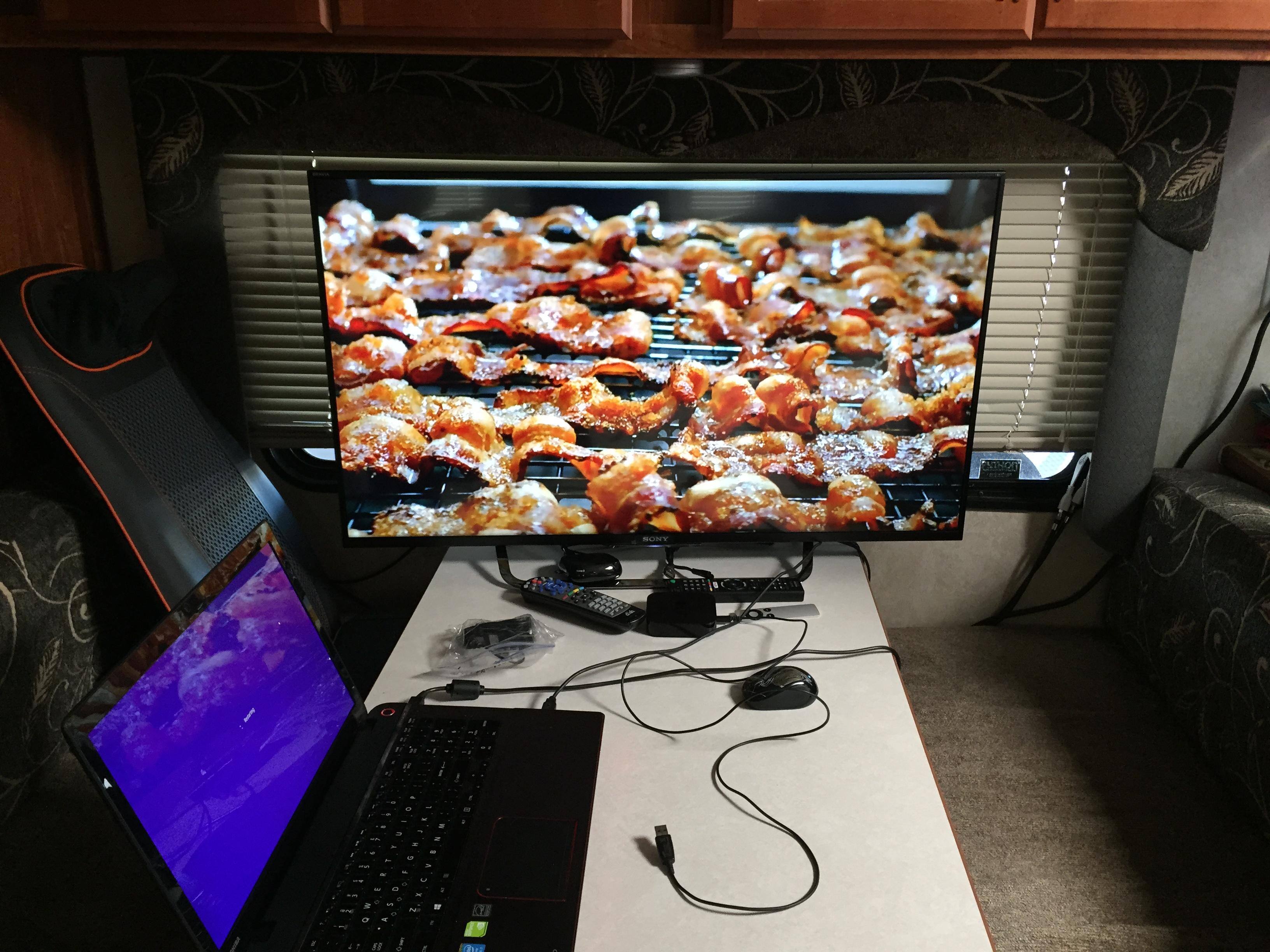 bacon in commercial looks real good :-), click to load a larger version