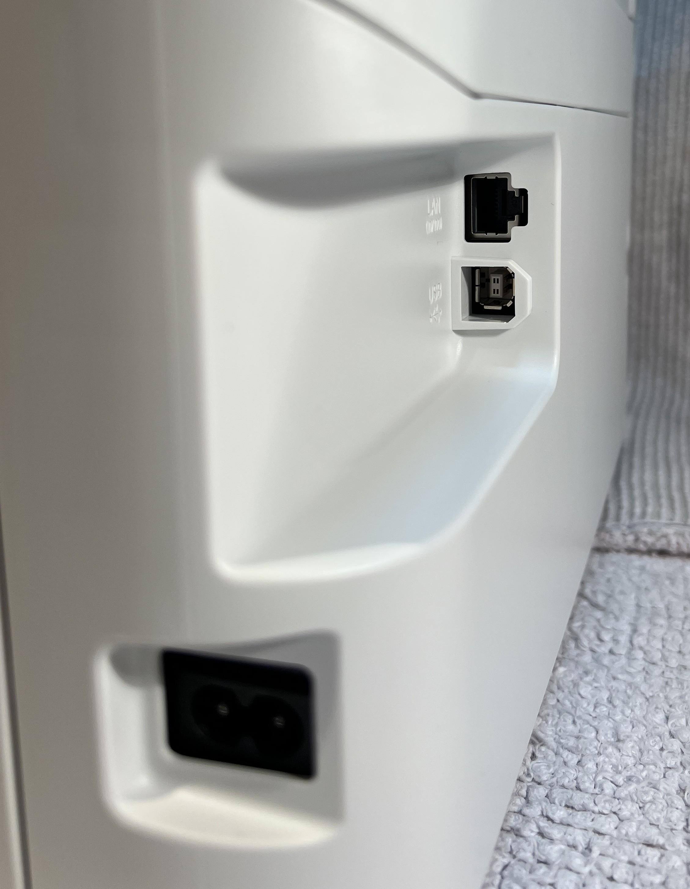 Connection ports and power, click to load a larger version