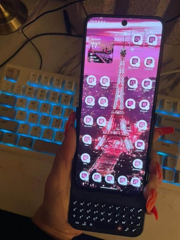 【匿名配送】Clicks Keyboard for Razr 2024 Clicks Keyboard for Motorola Razr Base, Plus (2024 & 2025