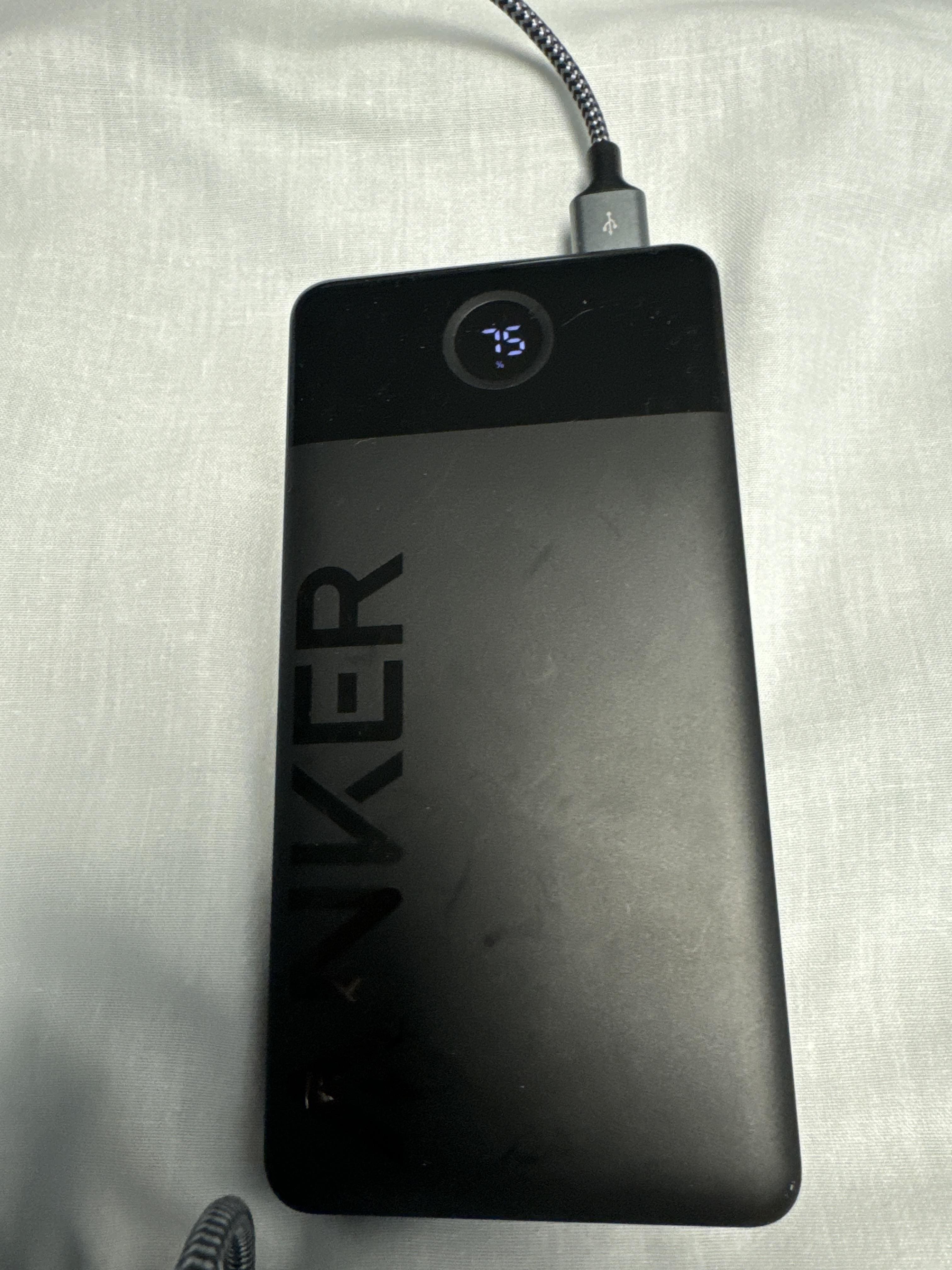 【ほぼ新品】ankerMagGoPowerBank(10000mAh,slim） Amazon.com: Anker MagGo Power Bank, Ultra-Slim 10,000mAh