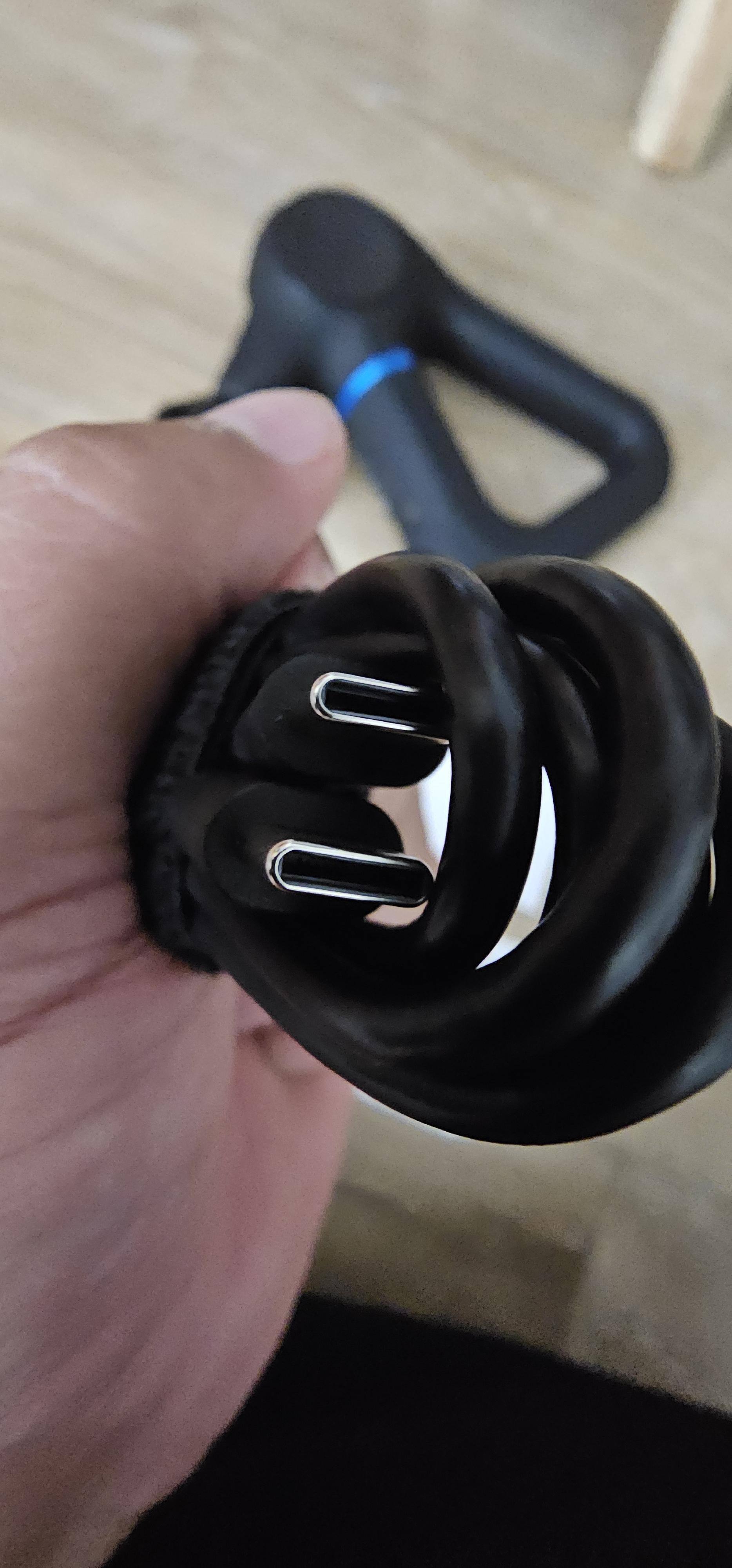 USB-C to USB-C cable included, click to load a larger version