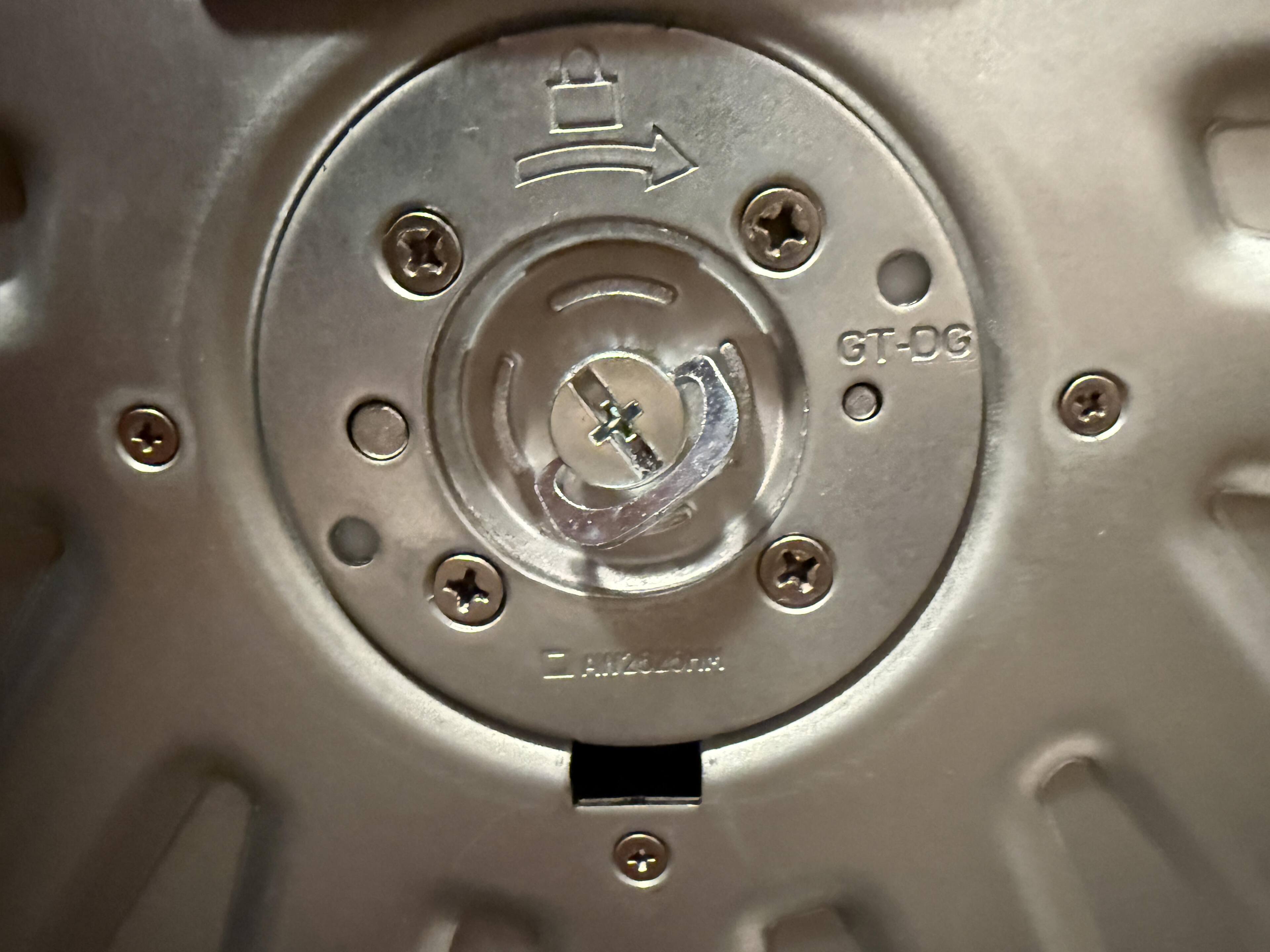 Tab-like hand screw, click to load a larger version