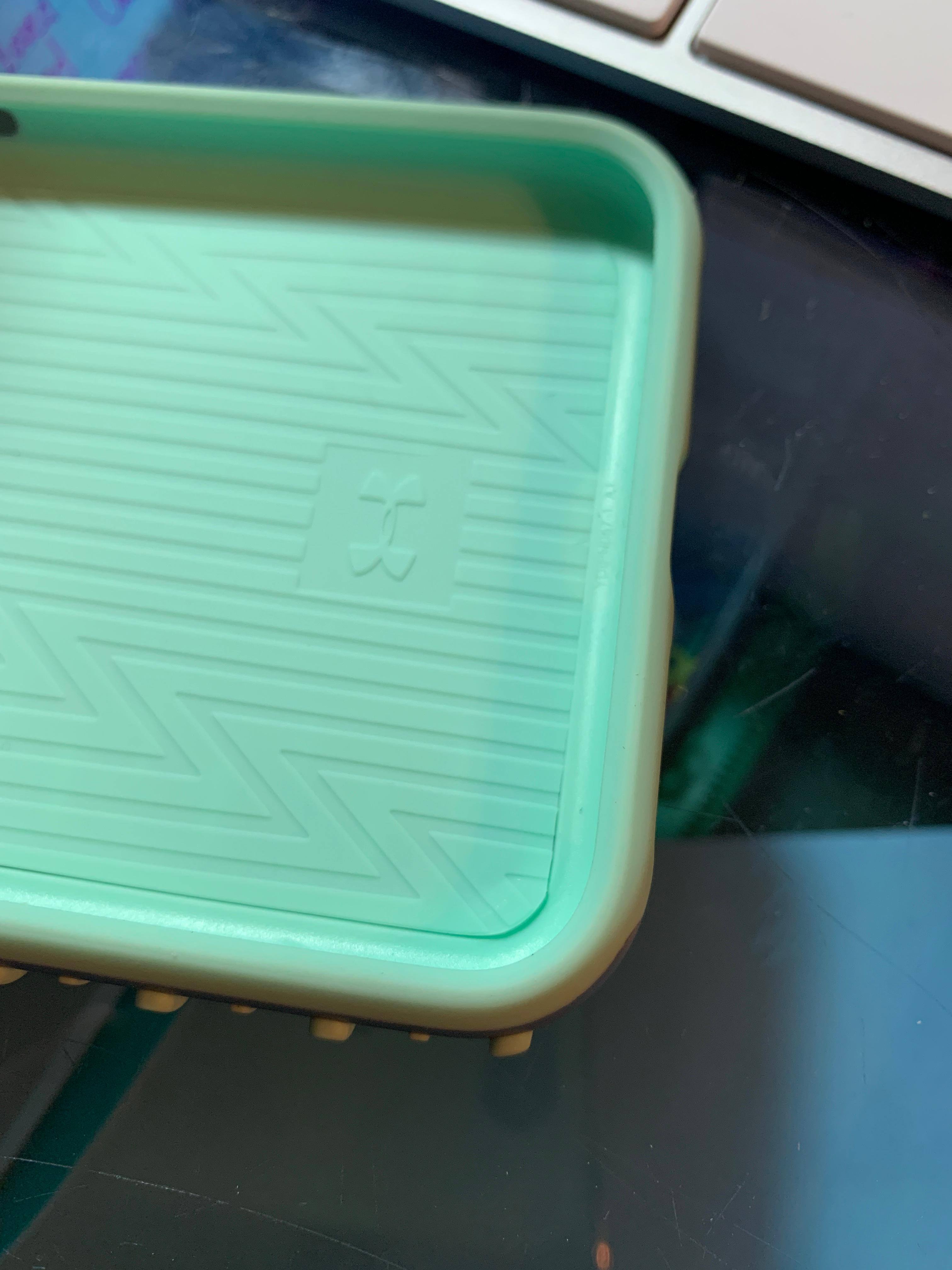 Inside rubber grip is also peeling., click to load a larger version