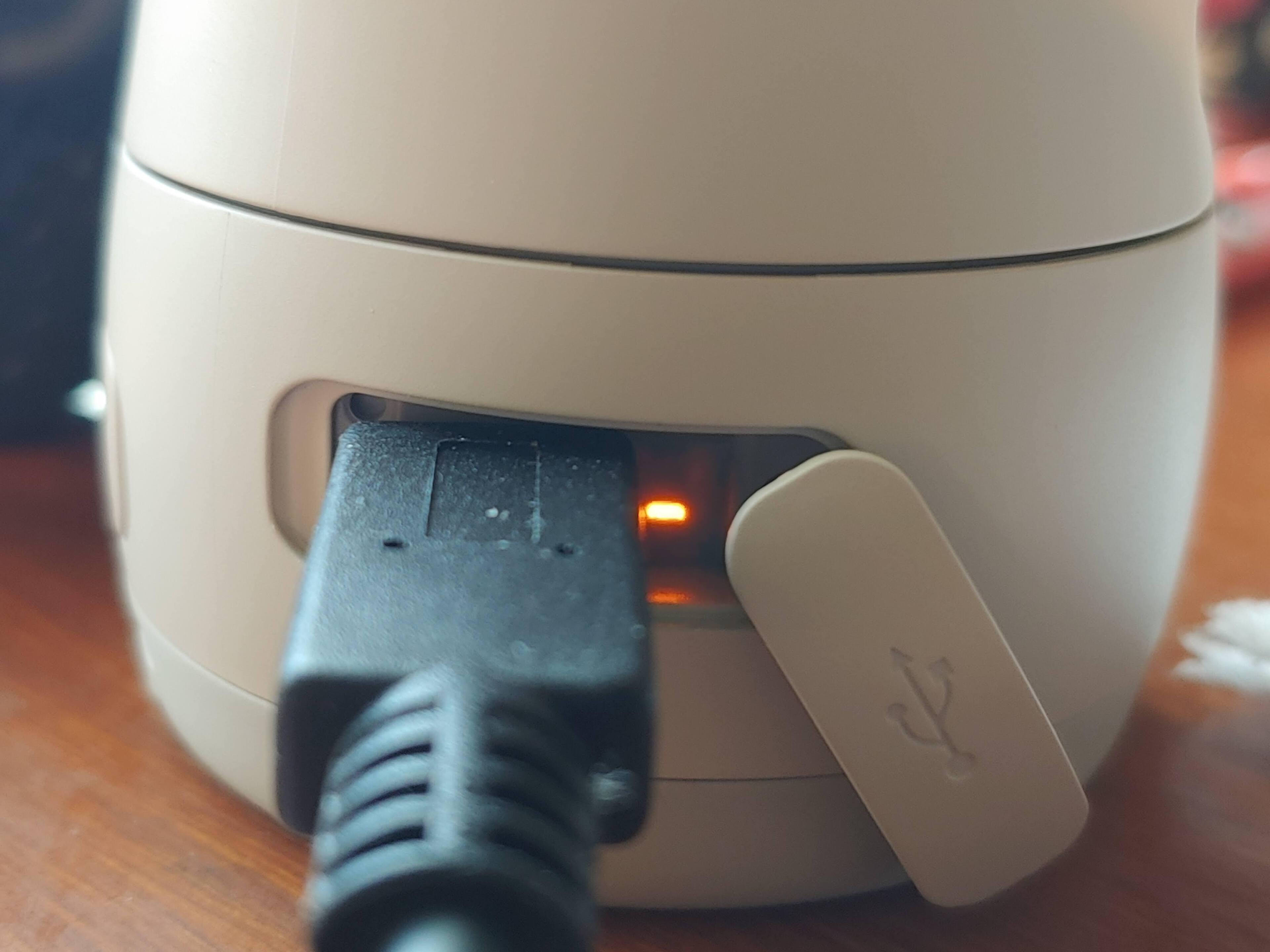 Charging light, click to load a larger version