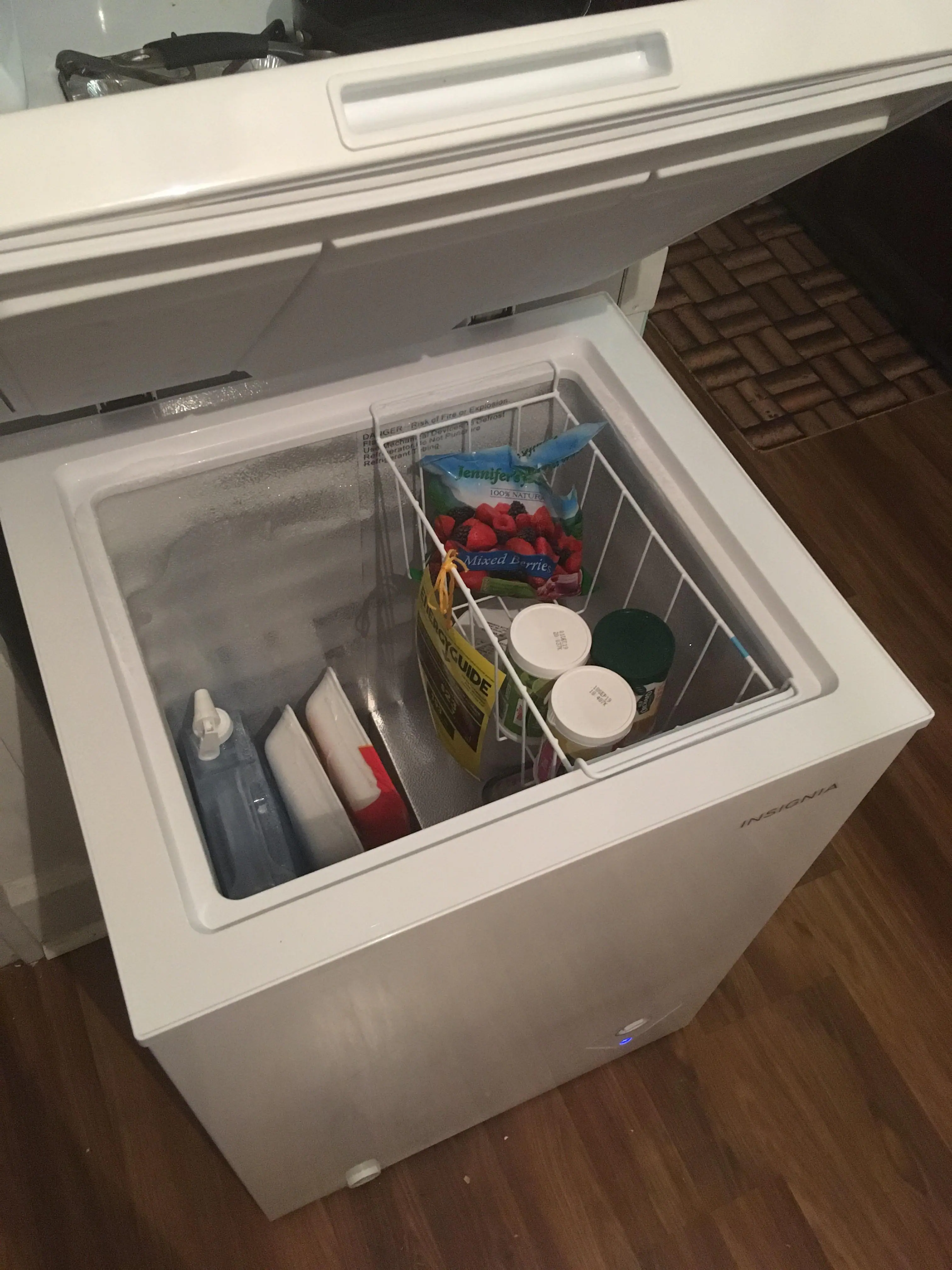 Lots of room for just 2 people. Plus my fridge/freezer!, click to load a larger version