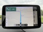 TomTom GPS para coche GO Discover, 7 pulgadas, con tráfico y radares, mapas  del mundo, actualizaciones rápidas via WiFi, disponibilidad de parking,  precios de combustible, soporte Click-Drive : : Electrónica