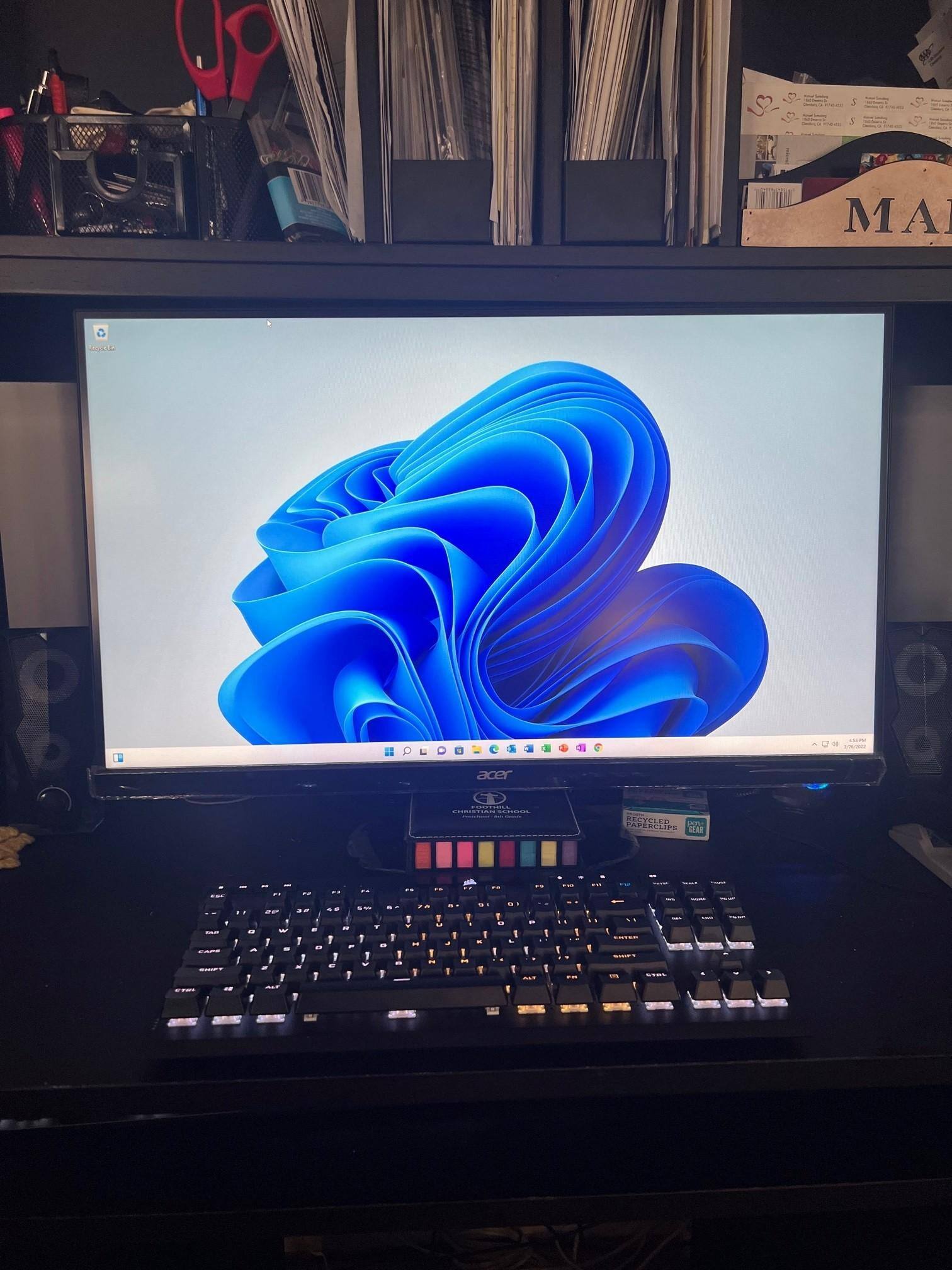 My desktop has gaming specs, click to load a larger version