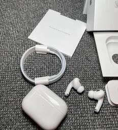 Apple AirPods Pro 2, Wireless Active Noise Cancelling