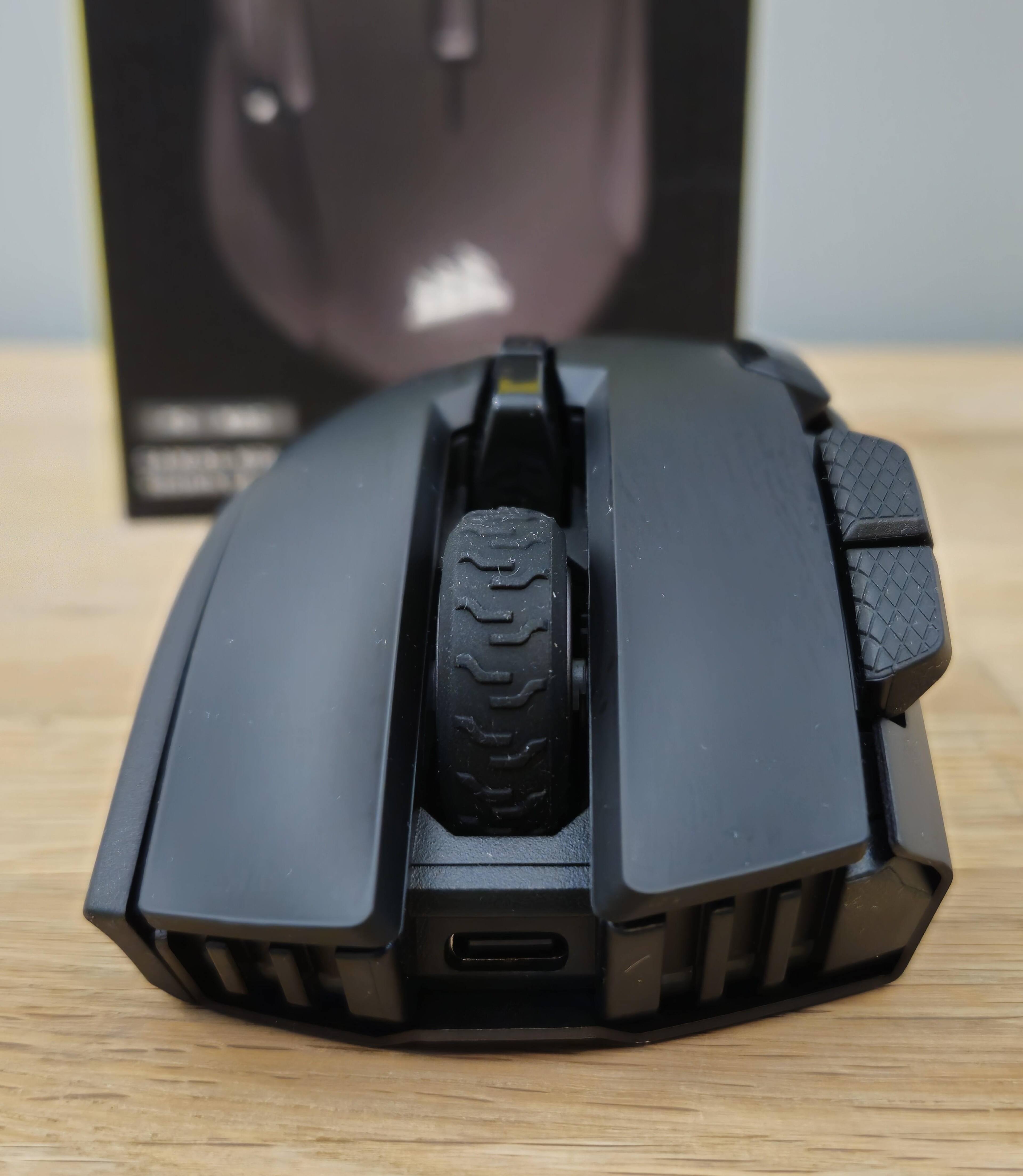 The IronClaw is a Palm Grip type of mouse, meaning the mouse makes full contact with the hand, providing a more natural and comfortable grip position for most users., click to load a larger version
