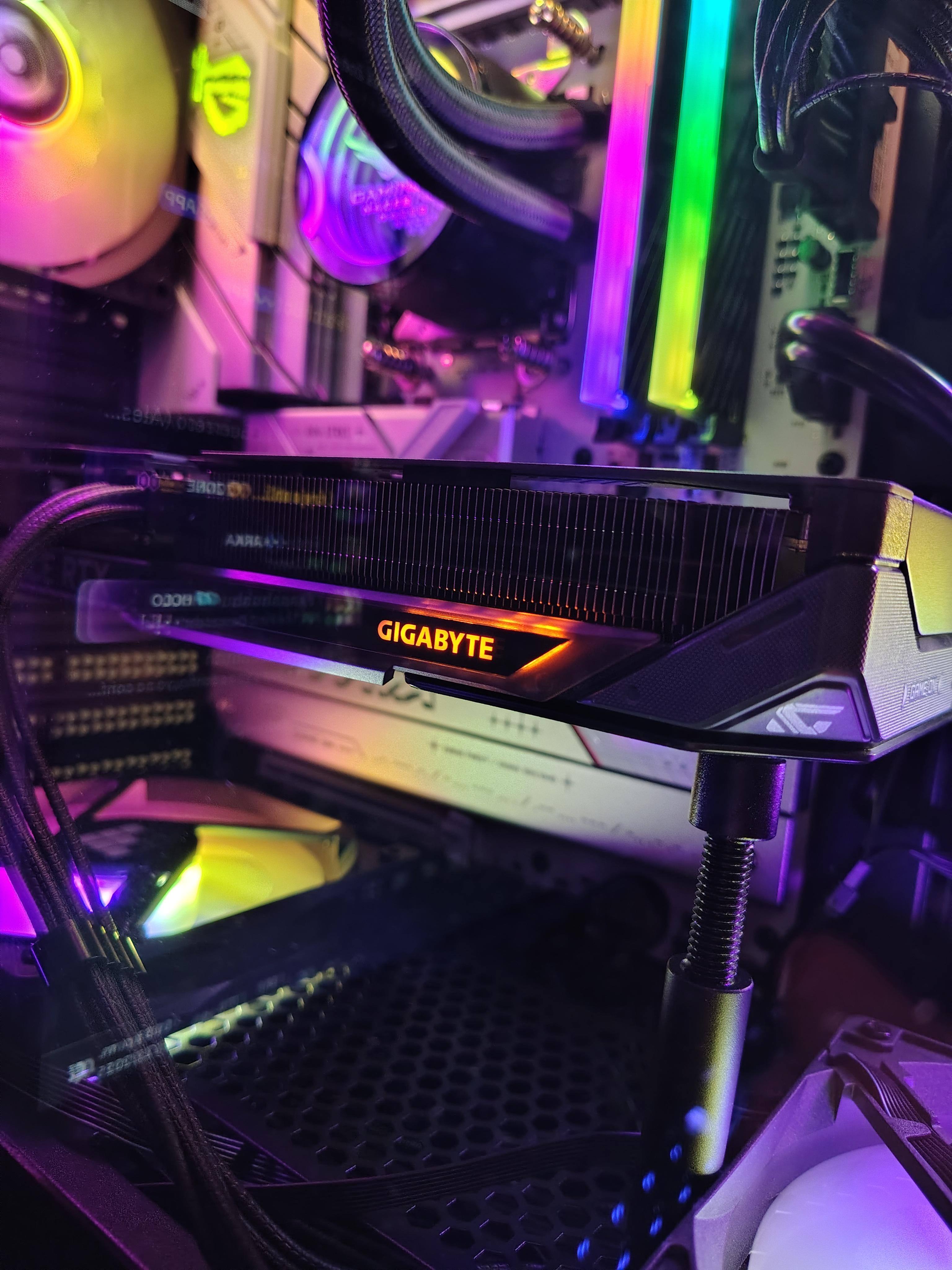 GIGABYTE NVIDIA GeForce RTX 5060 Ti GAMING OC 16G GDDR7 PCI