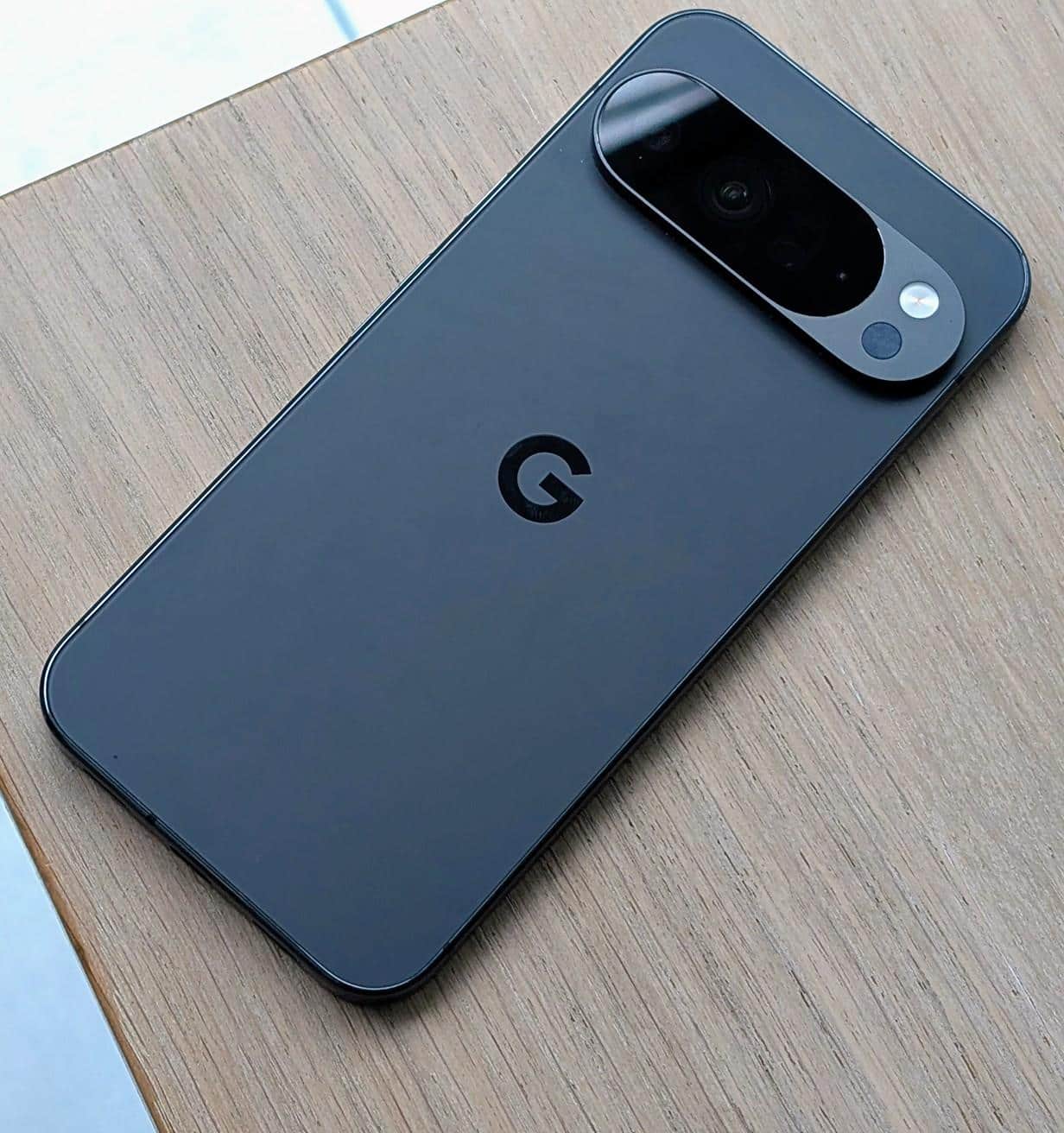 Google Pixel 10 Pro 256GB (Unlocked) Obsidian GA09899-US