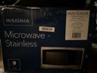 Insignia 0.9 Cu. Ft. Microwave Black Model: NS-MW09BK0 SKU: 6359490  (08-06-2021) 