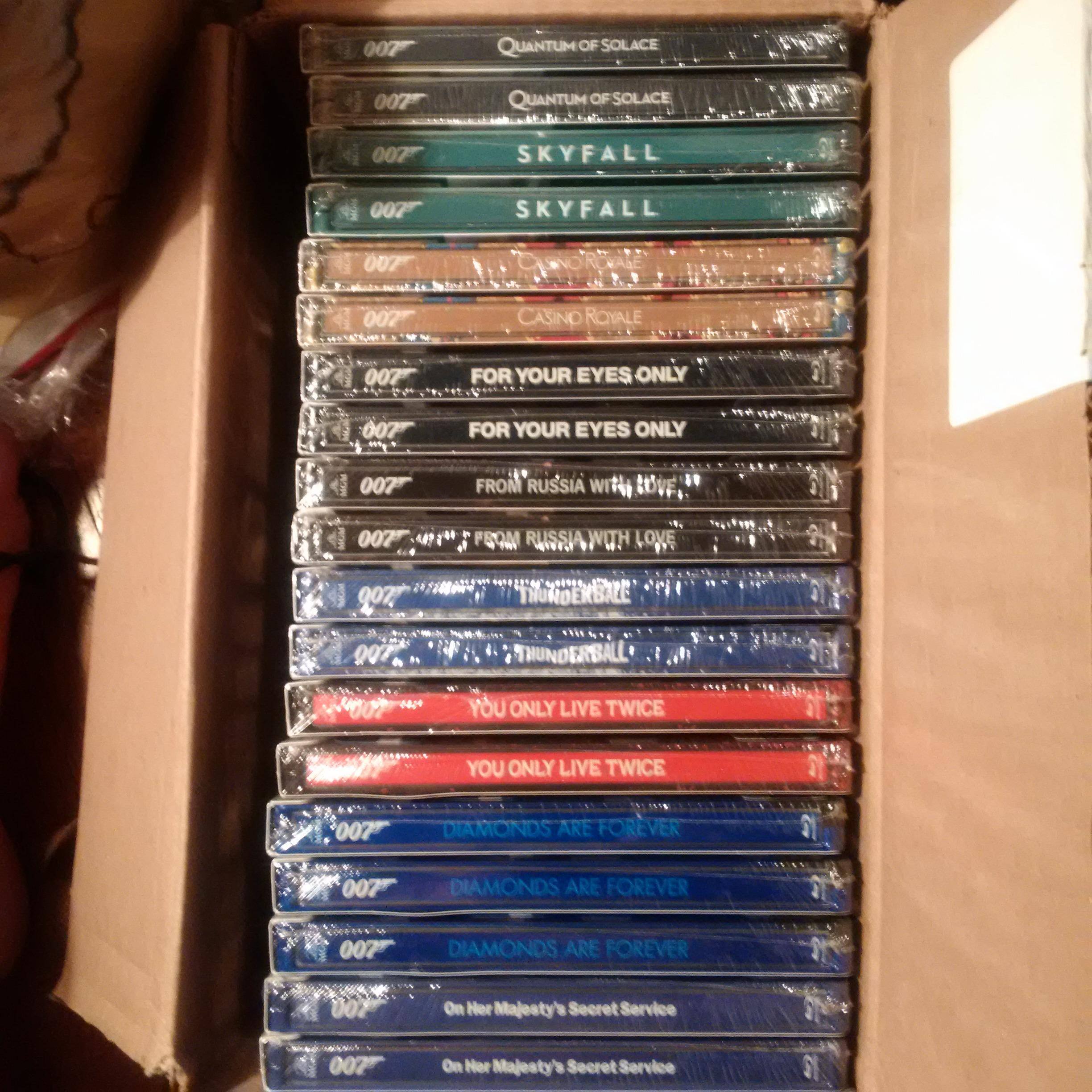 The 6 available Steelbooks (plus two Roger Moore "Steellbook" metal packaging.), click to load a larger version