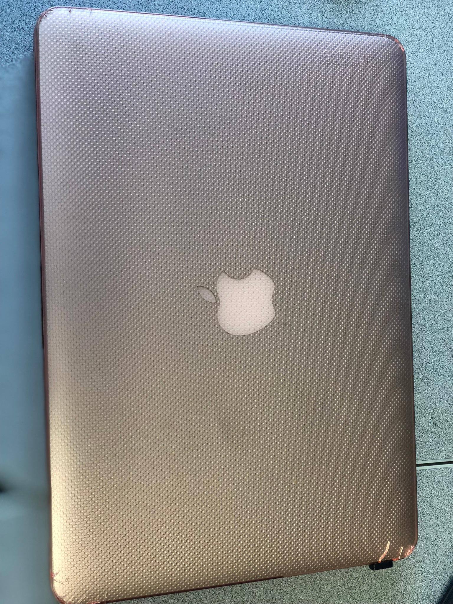 Case with cracks, click to load a larger version