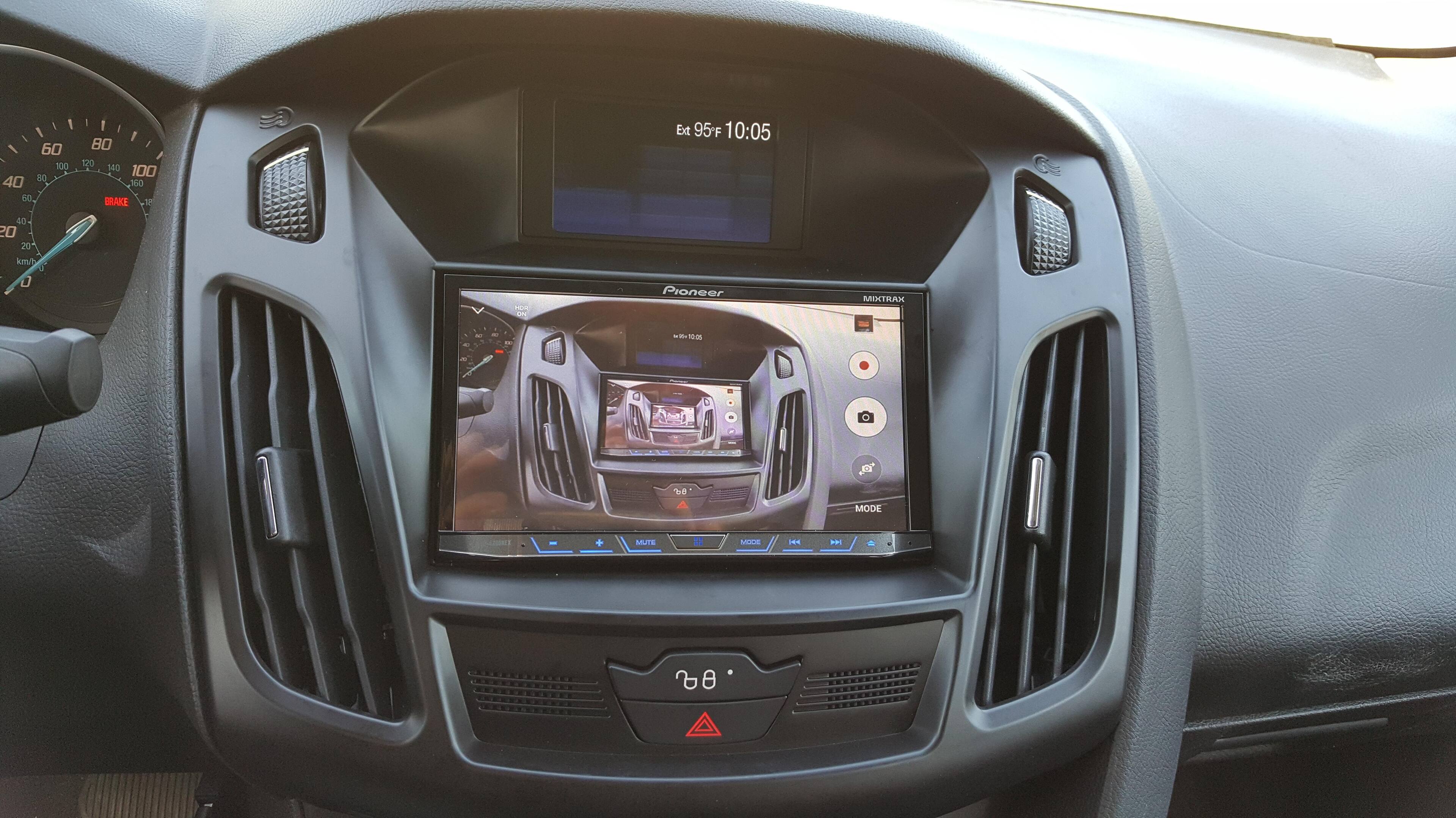Screen mirroring possible with additional equipment and creative ingenuity., click to load a larger version