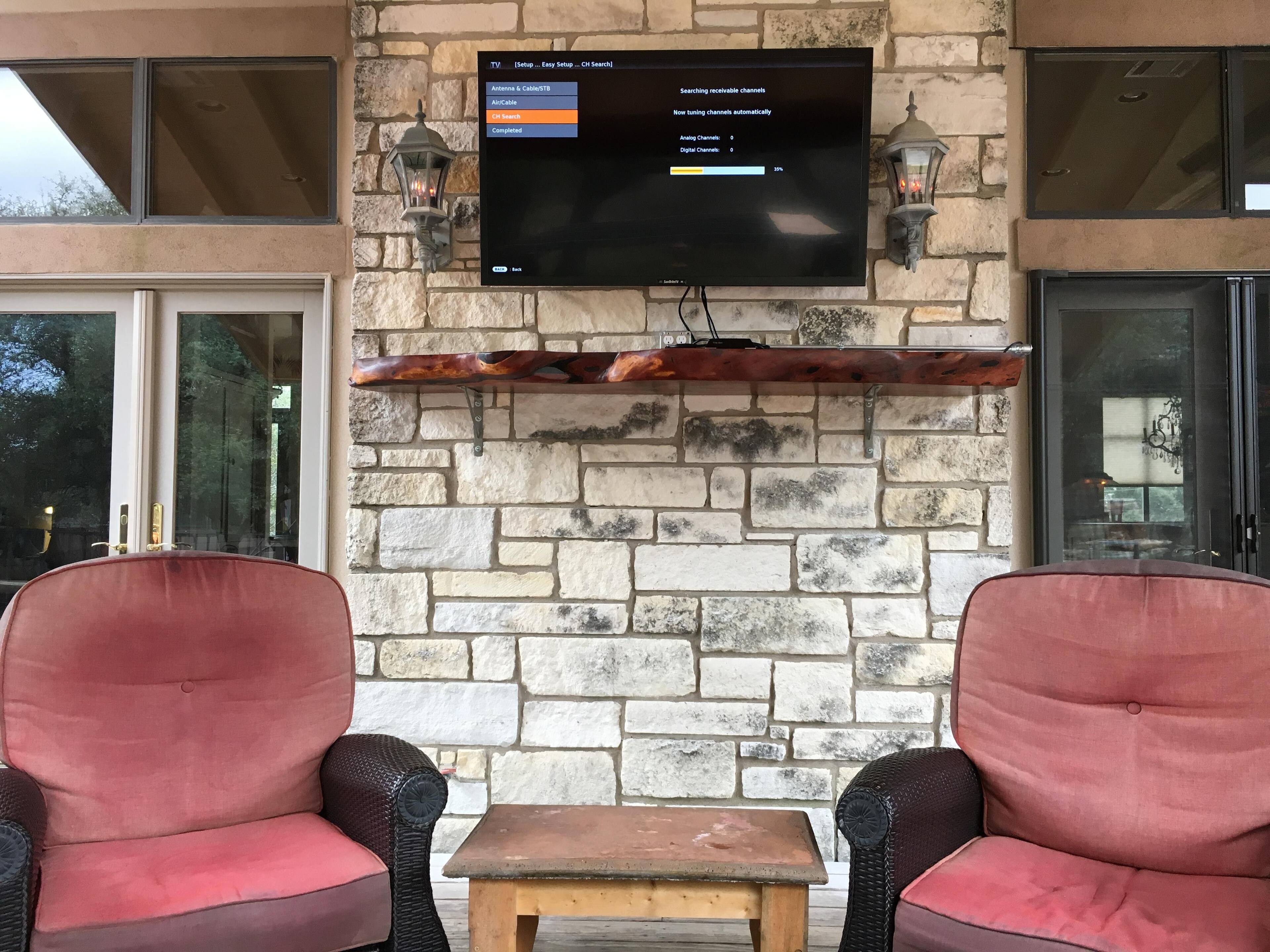 Great picture and center piece., click to load a larger version