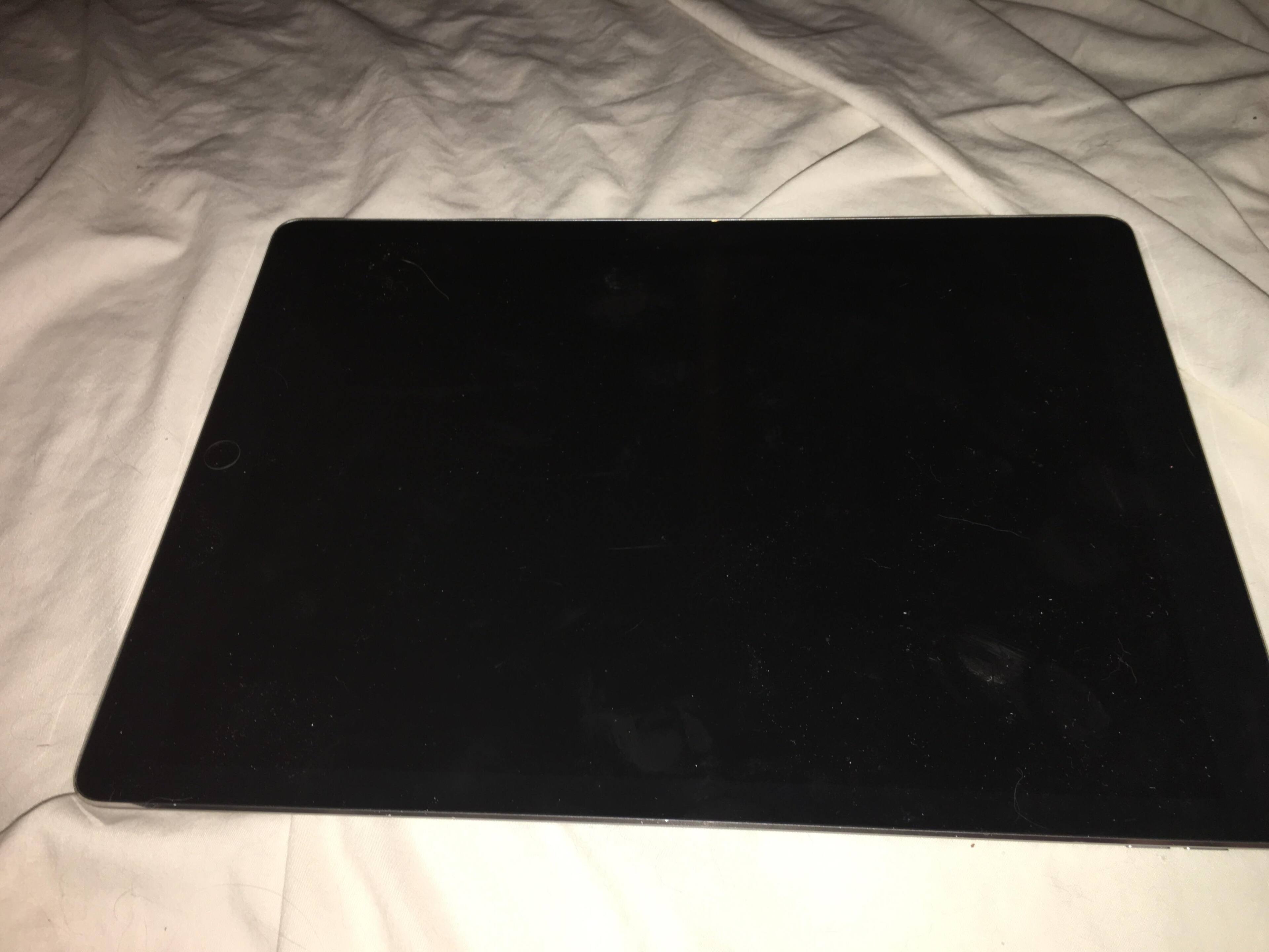 IPad Pro my fav way to hang on social media, click to load a larger version