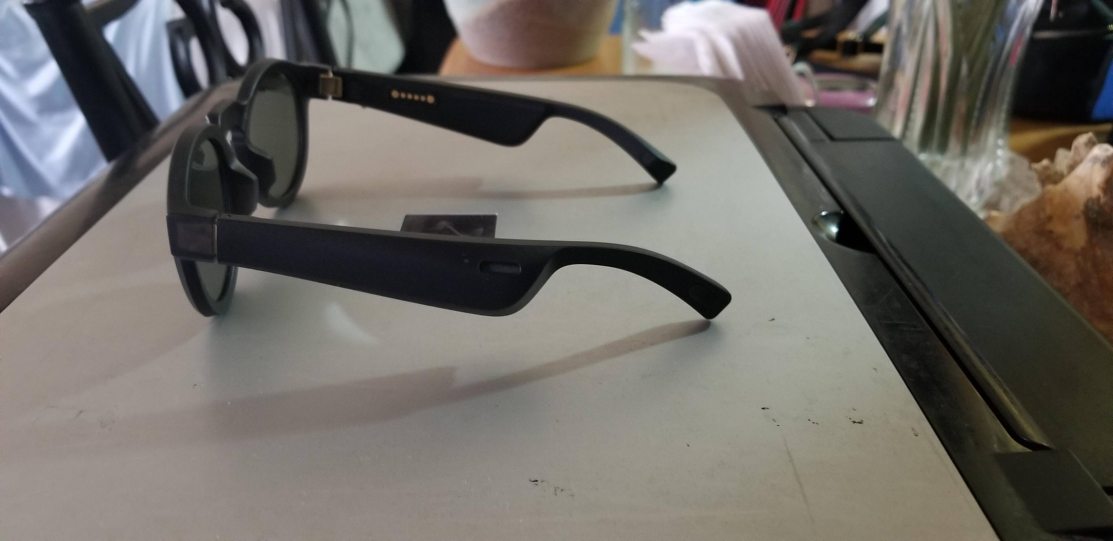 Side view (gold contacts are for charging), click to load a larger version