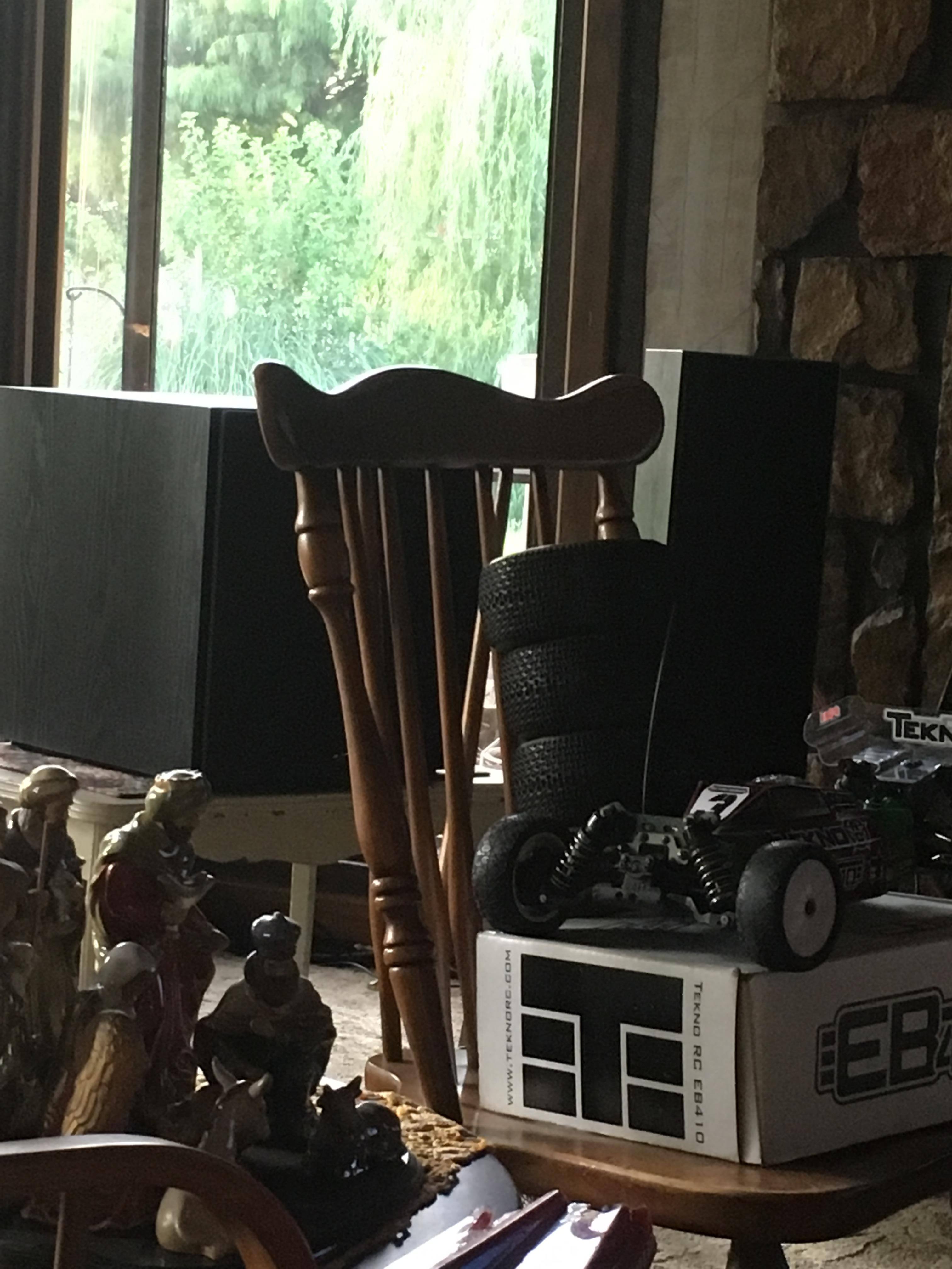 Sitting off to the side is amazing, thanks to Rocketfish, click to load a larger version